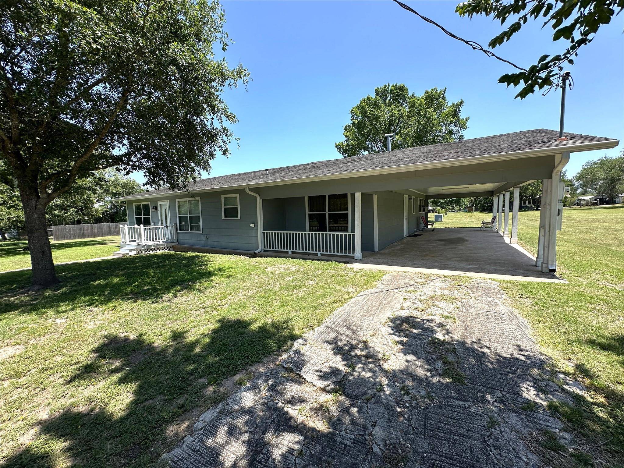 Plum, TX 78952,212 Main ST