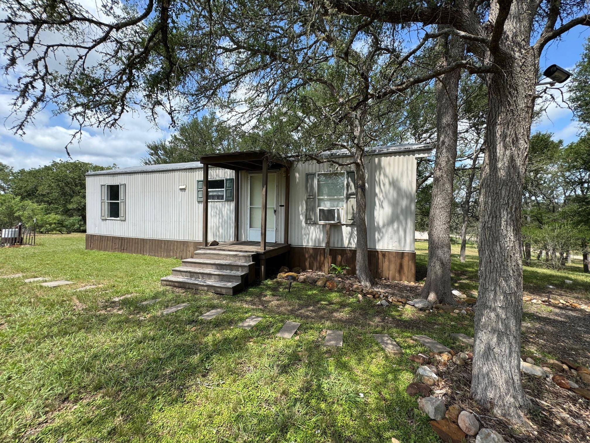 Smithville, TX 78957,113 Valley LN