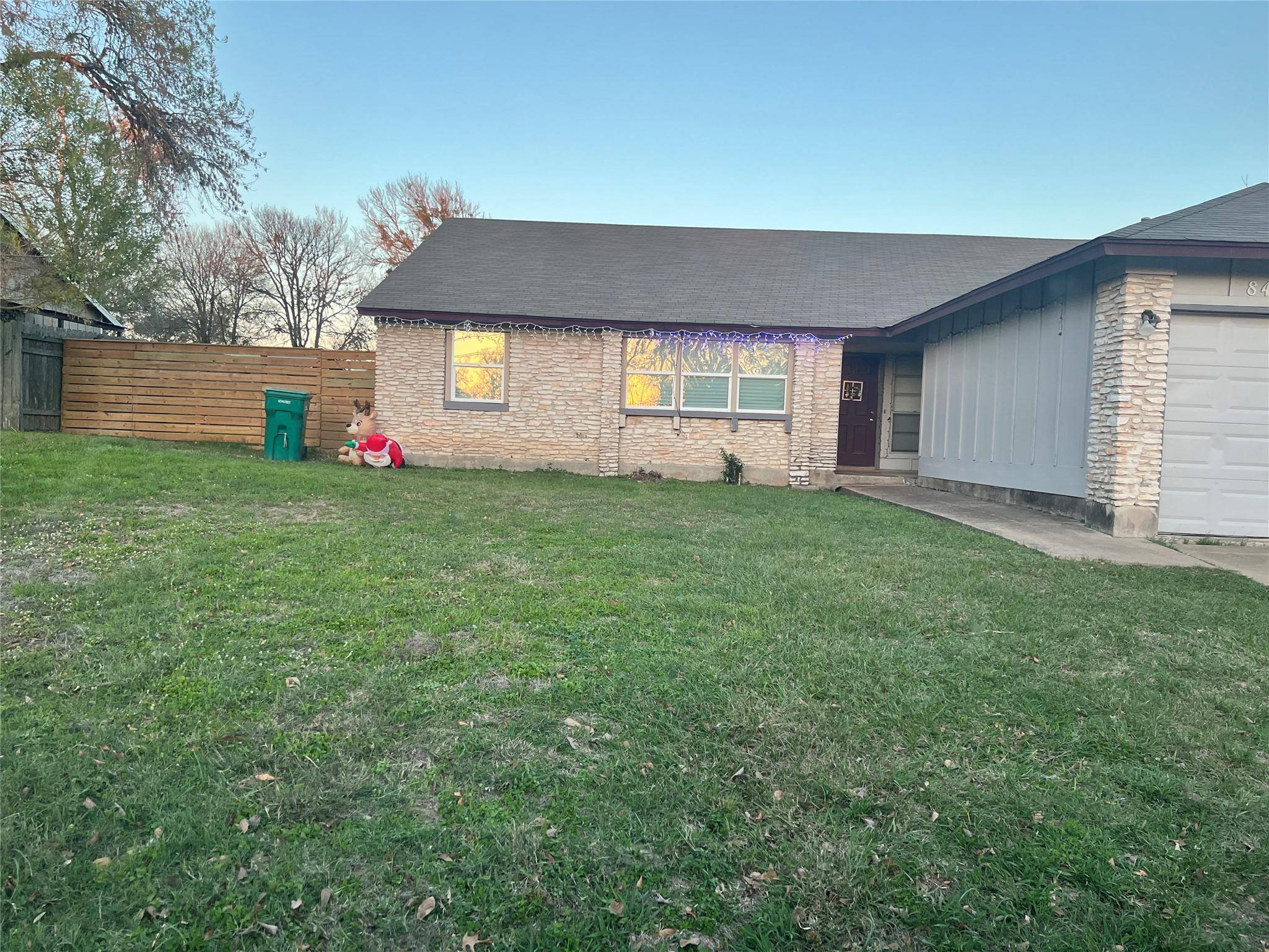 La Grange, TX 78945,838 N Monroe ST #840