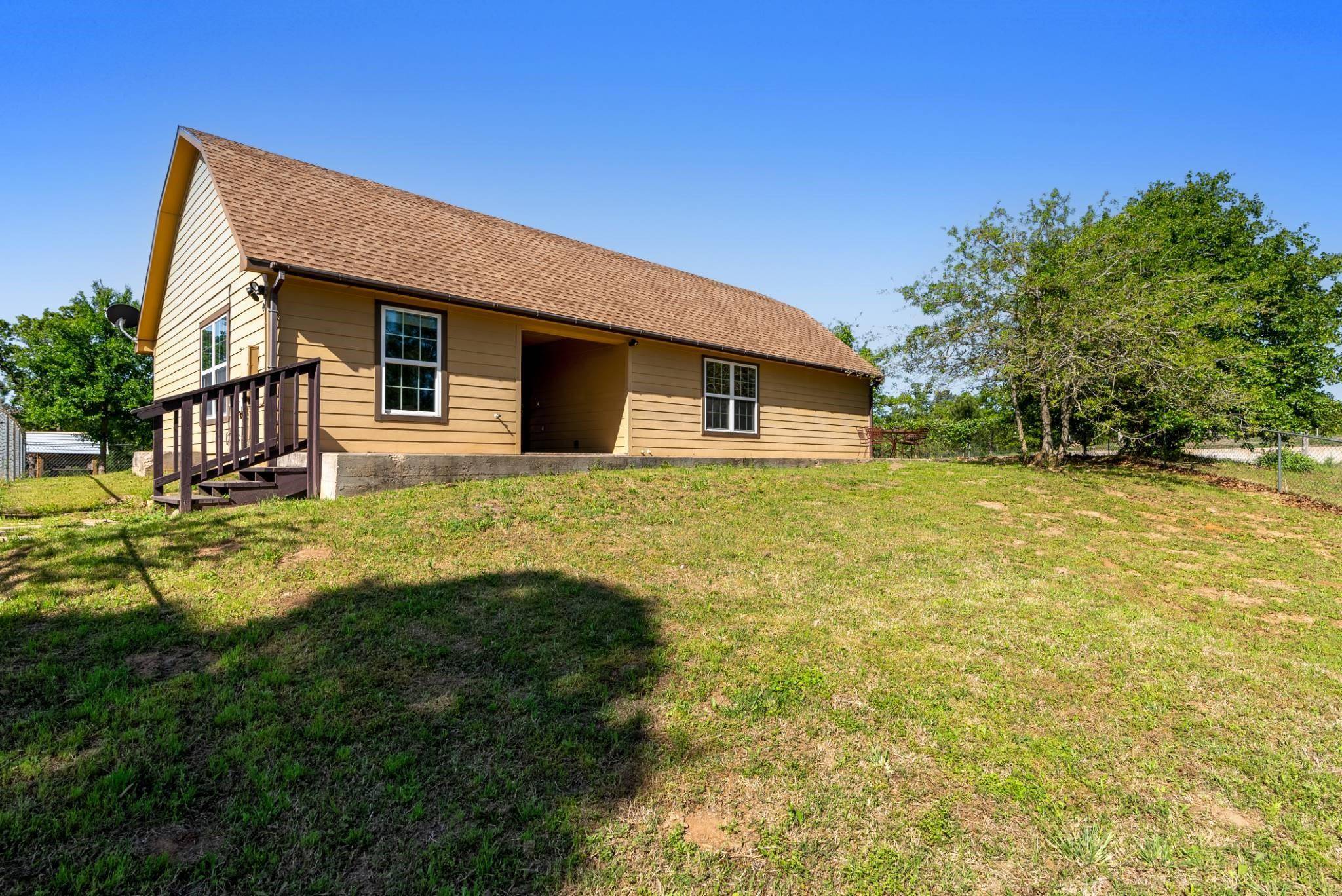 Bastrop, TX 78602,180 K C DR