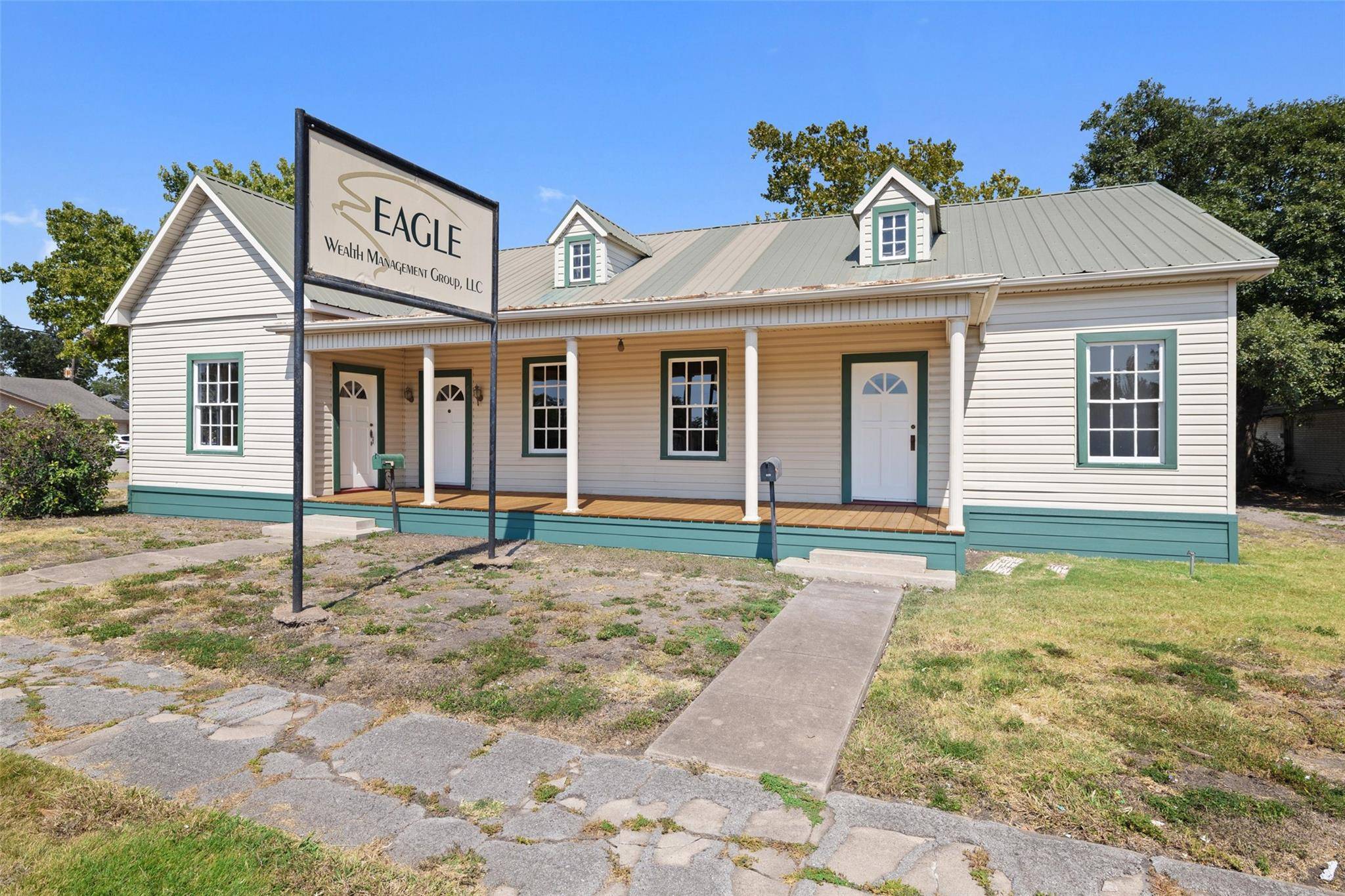 Taylor, TX 76574,620 N Main ST
