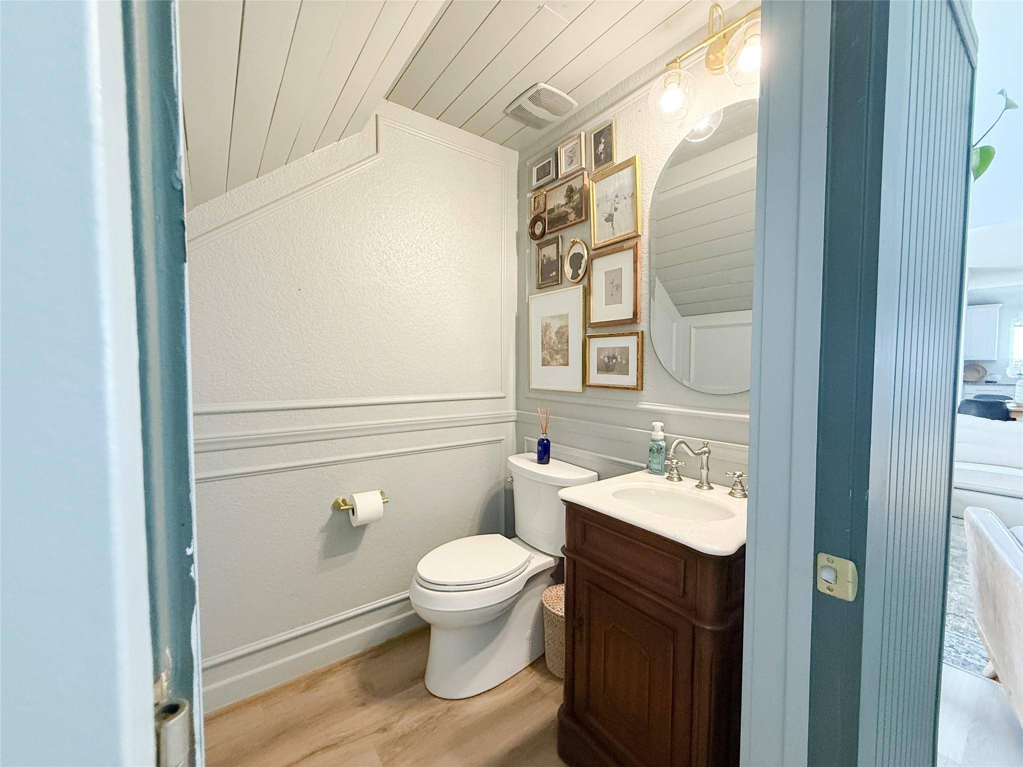Leander, TX 78641,249 Earl Keen ST