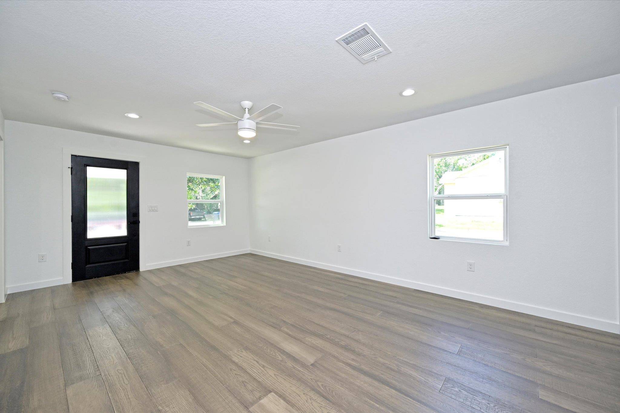 Elgin, TX 78621,710 E 2nd ST