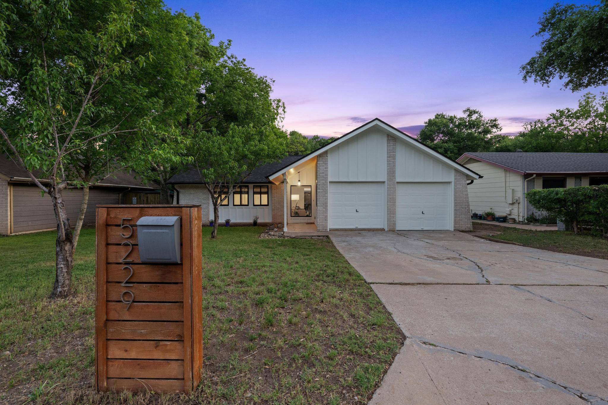 Austin, TX 78745,5229 Meadow Creek DR