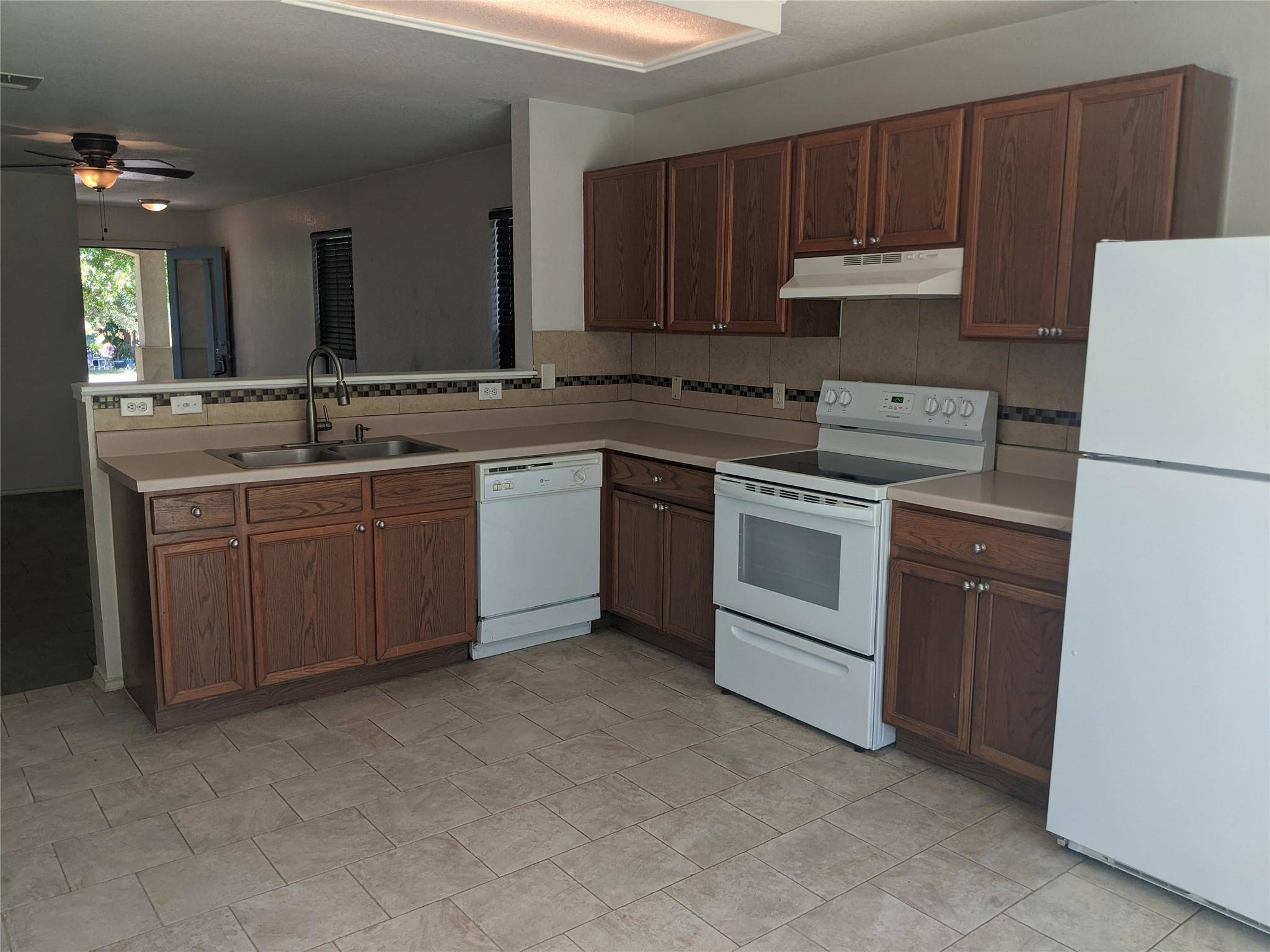 Kyle, TX 78640,185 Myrtle ST