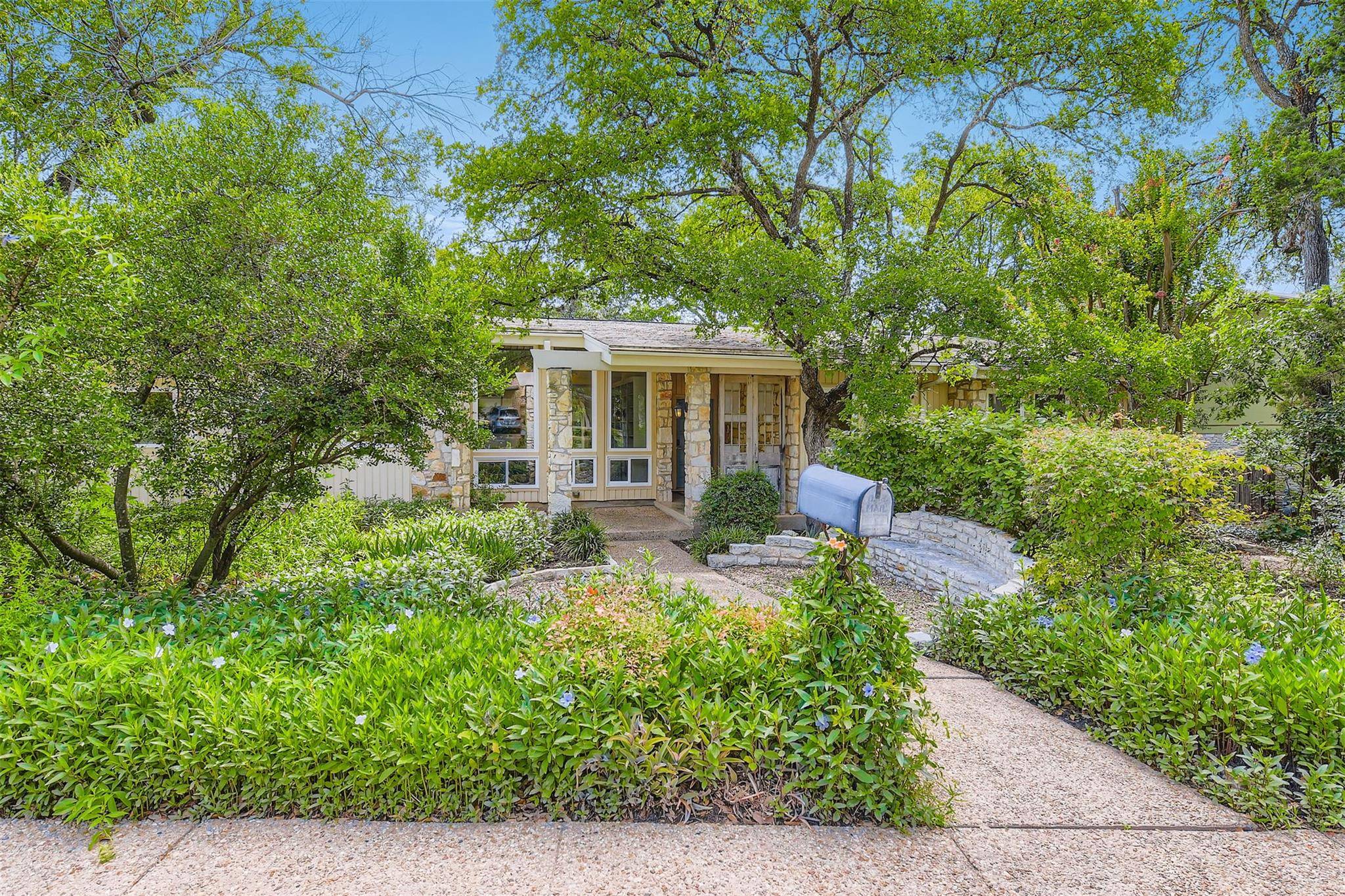 Austin, TX 78704,1901 Cresthaven DR