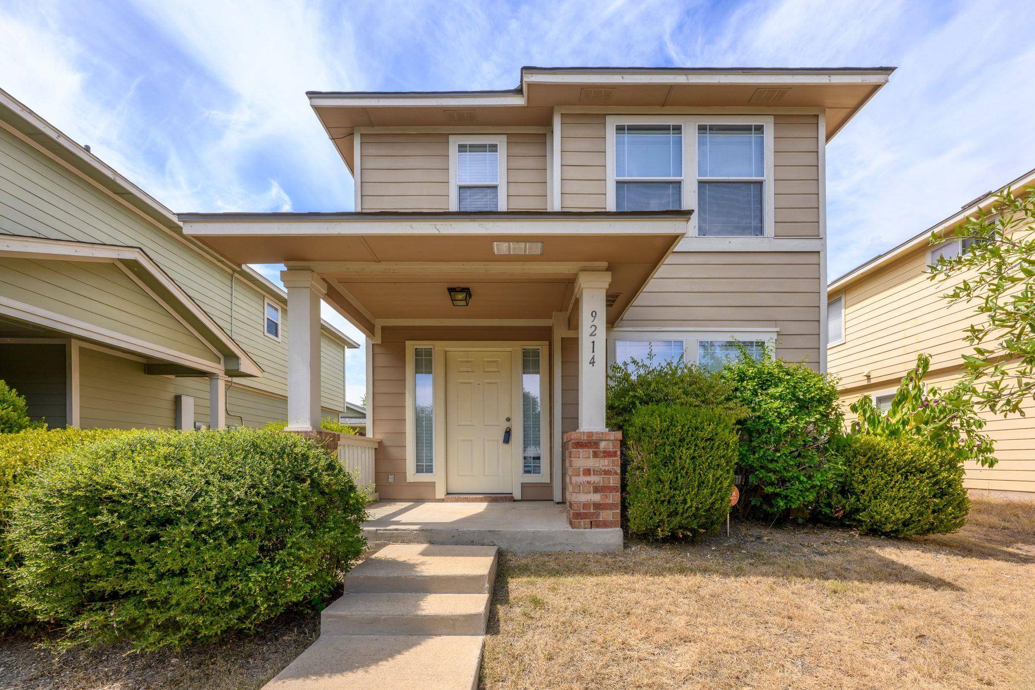 Austin, TX 78744,9214 Rowlands Sayle RD