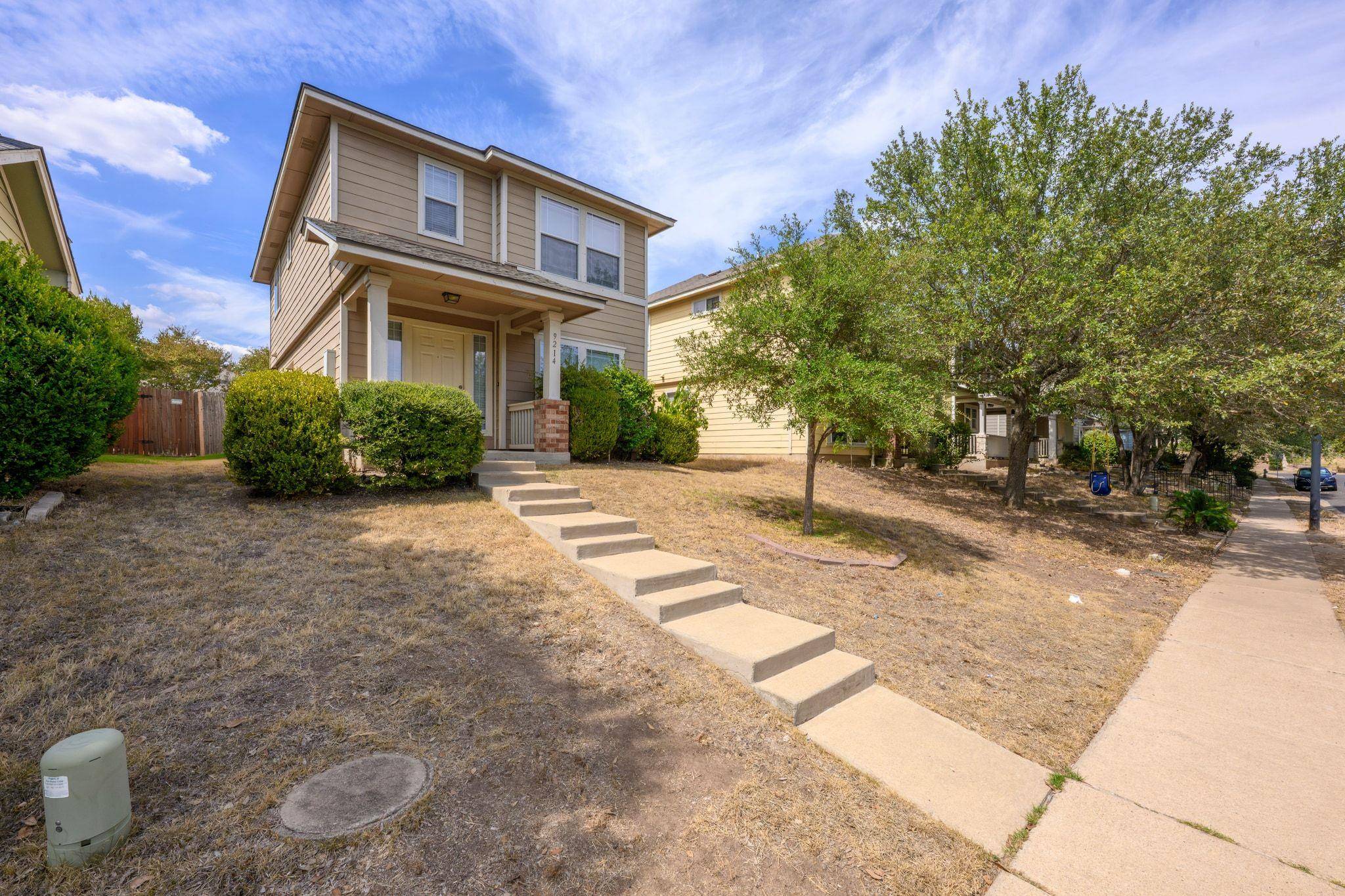 Austin, TX 78744,9214 Rowlands Sayle RD