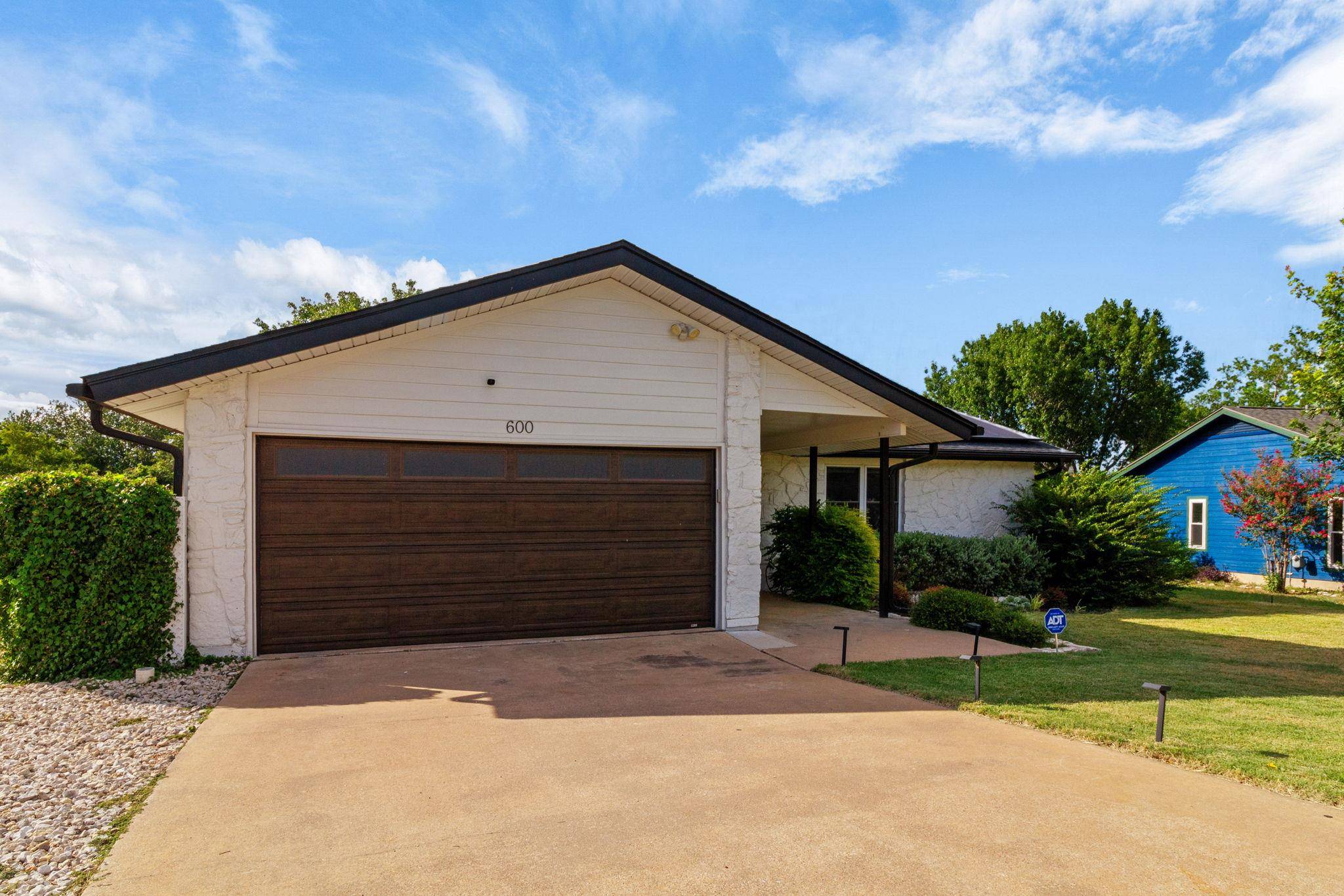 Round Rock, TX 78681,600 Splitrock