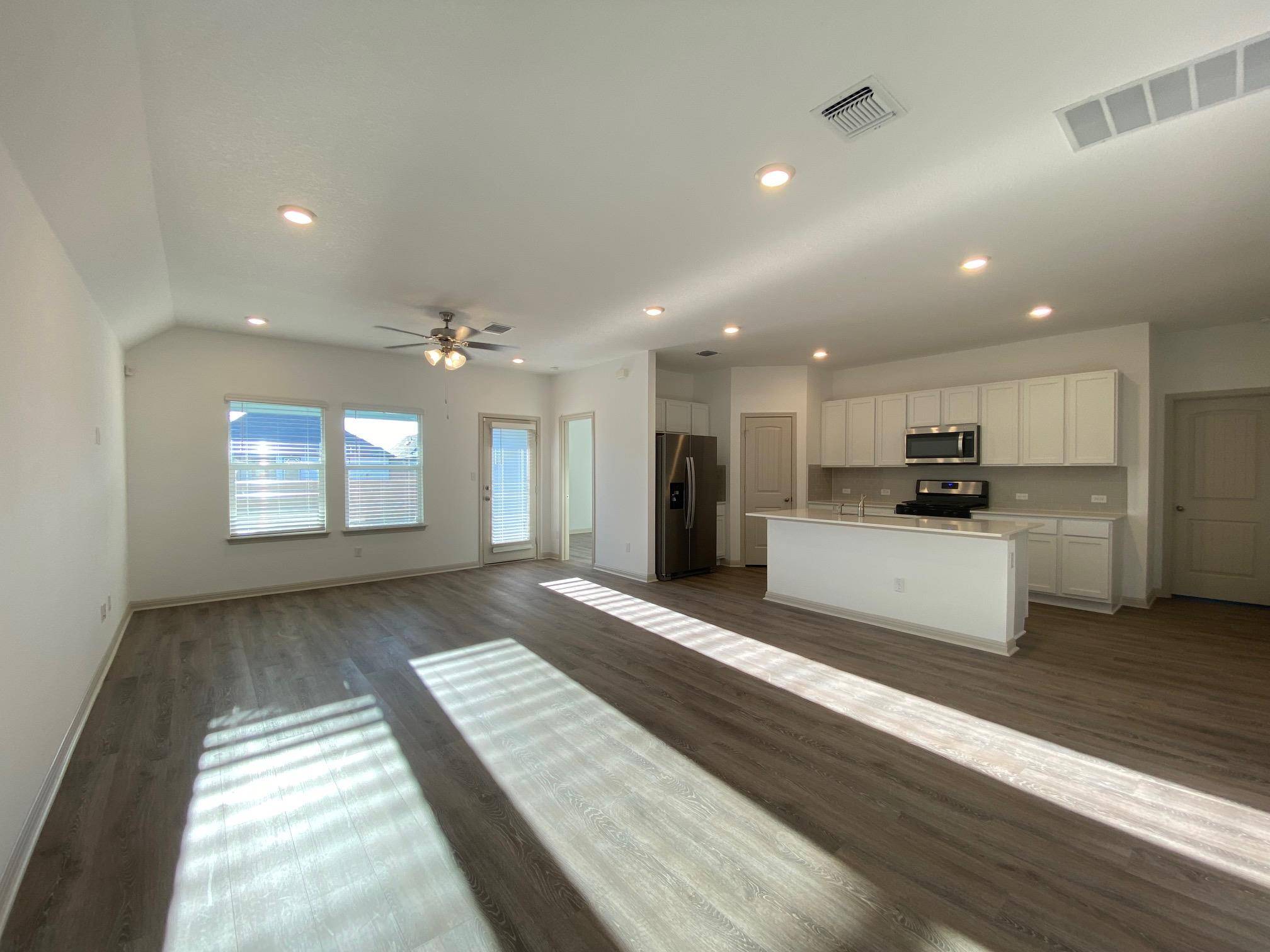 Hutto, TX 78634,204 Sweetwater Creek LN