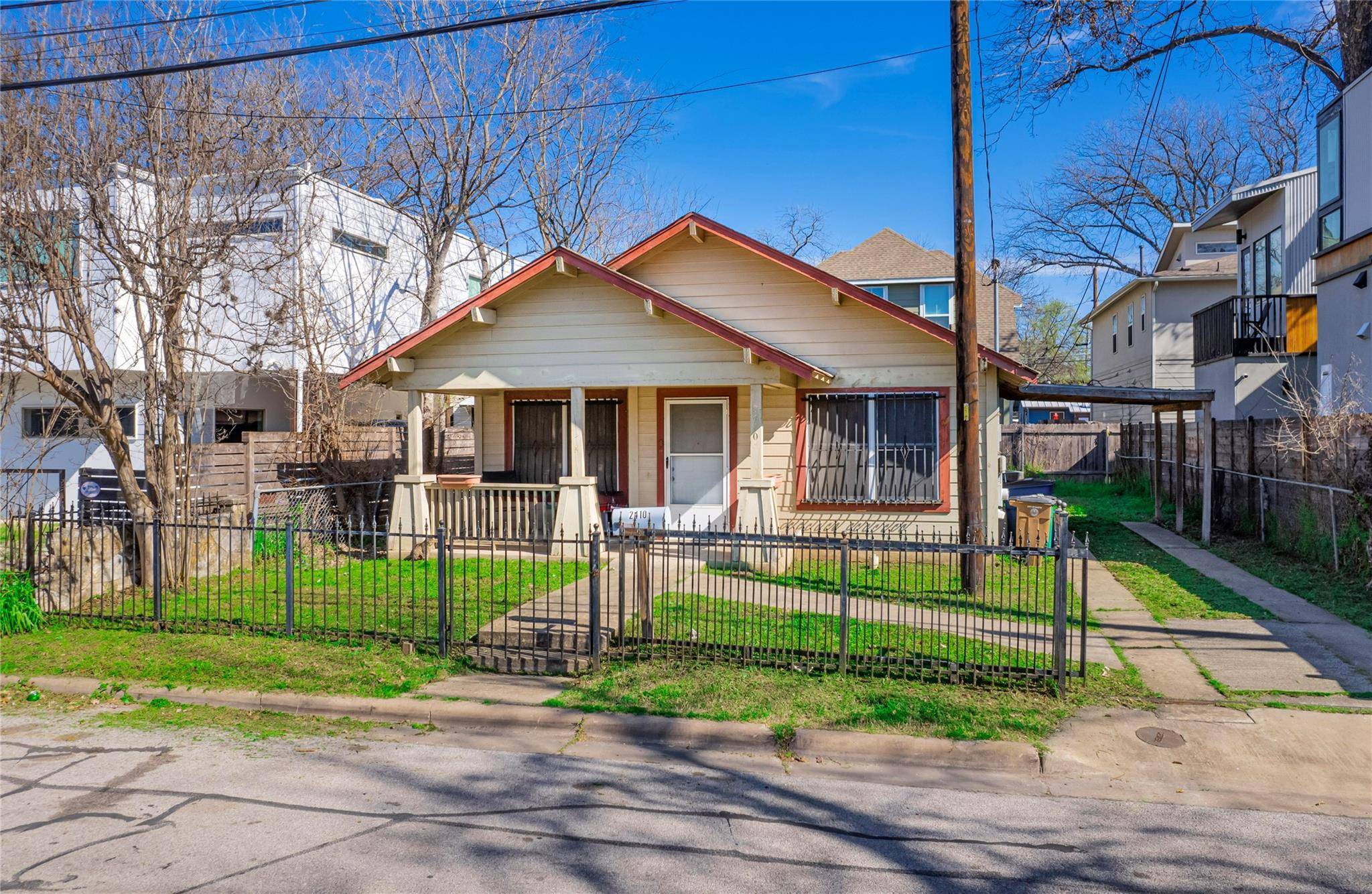 Austin, TX 78702,2410 Santa Rita ST