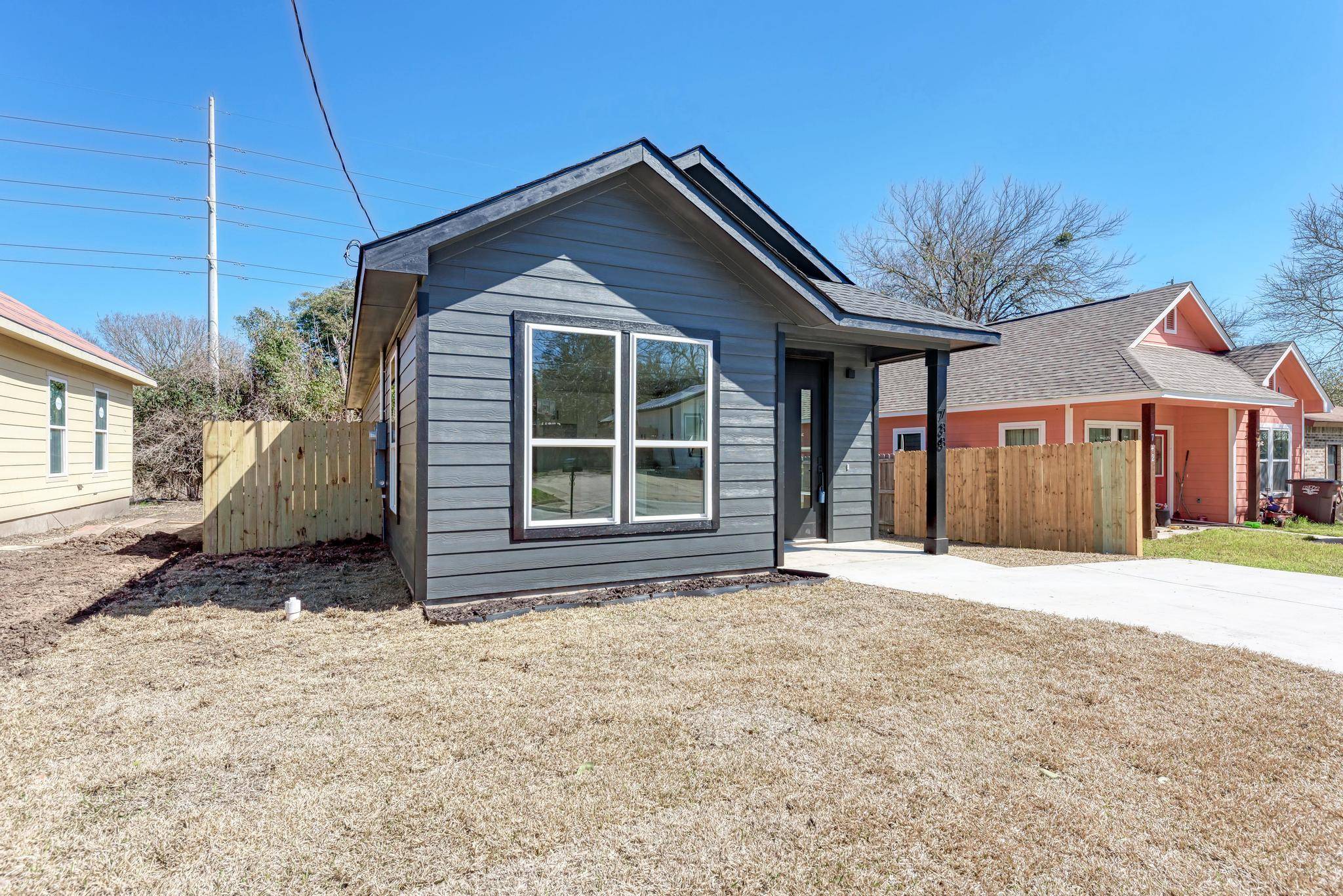 Lockhart, TX 78644,738 Chihuahua ST