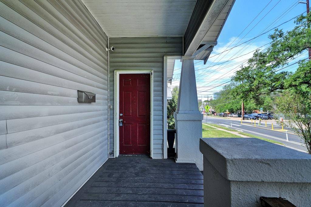 Austin, TX 78702,1205 E 12th ST