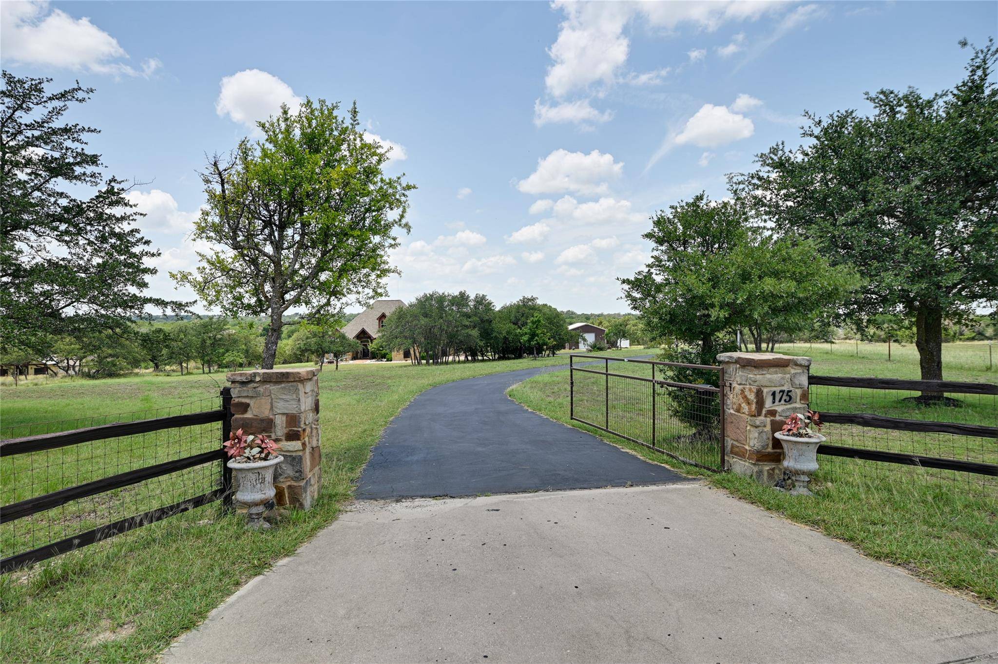Liberty Hill, TX 78642,175 N Showhorse DR