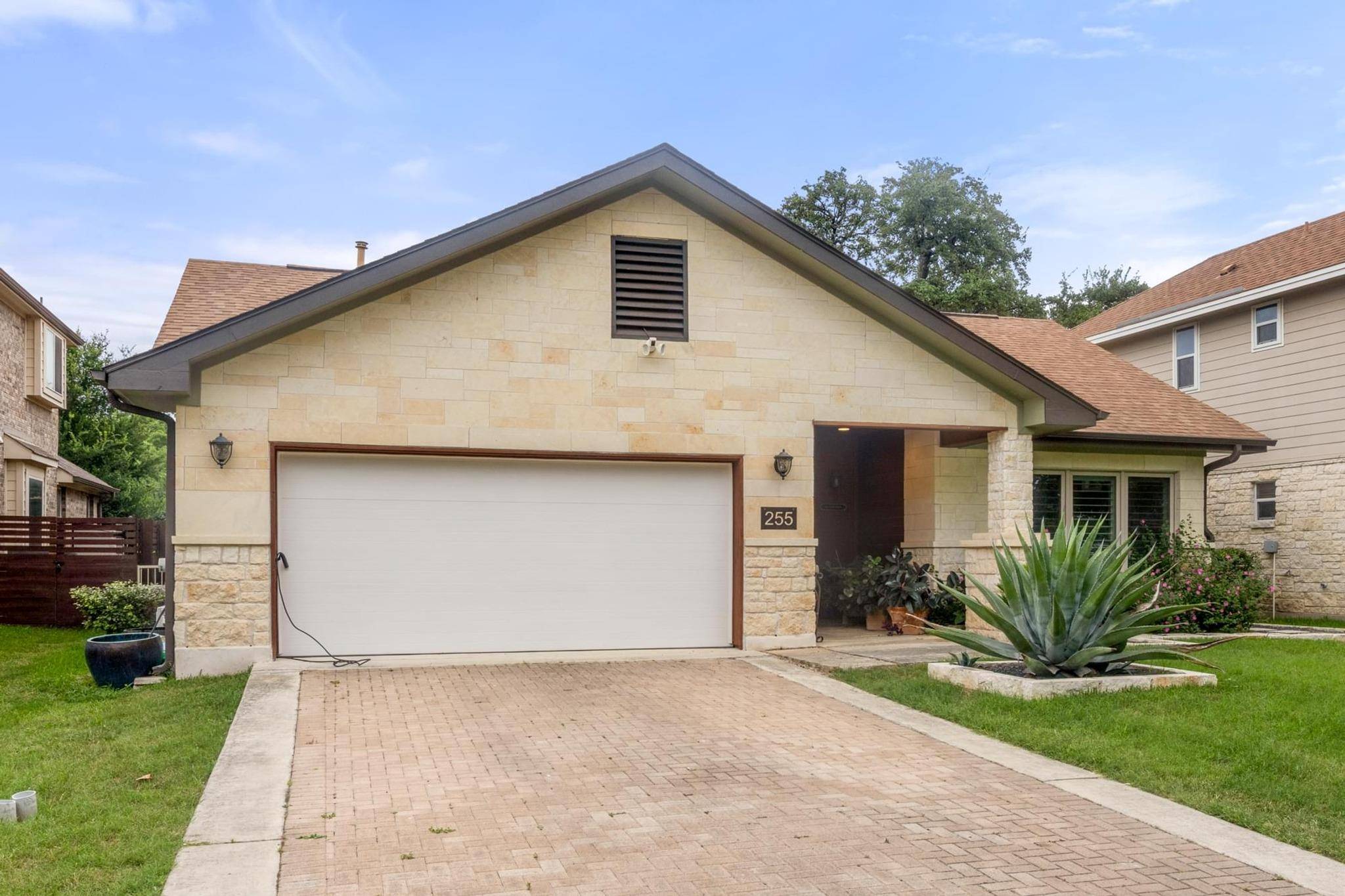 Buda, TX 78610,255 Bluff ST
