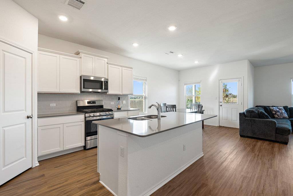 Bastrop, TX 78602,266 George Neggan LN