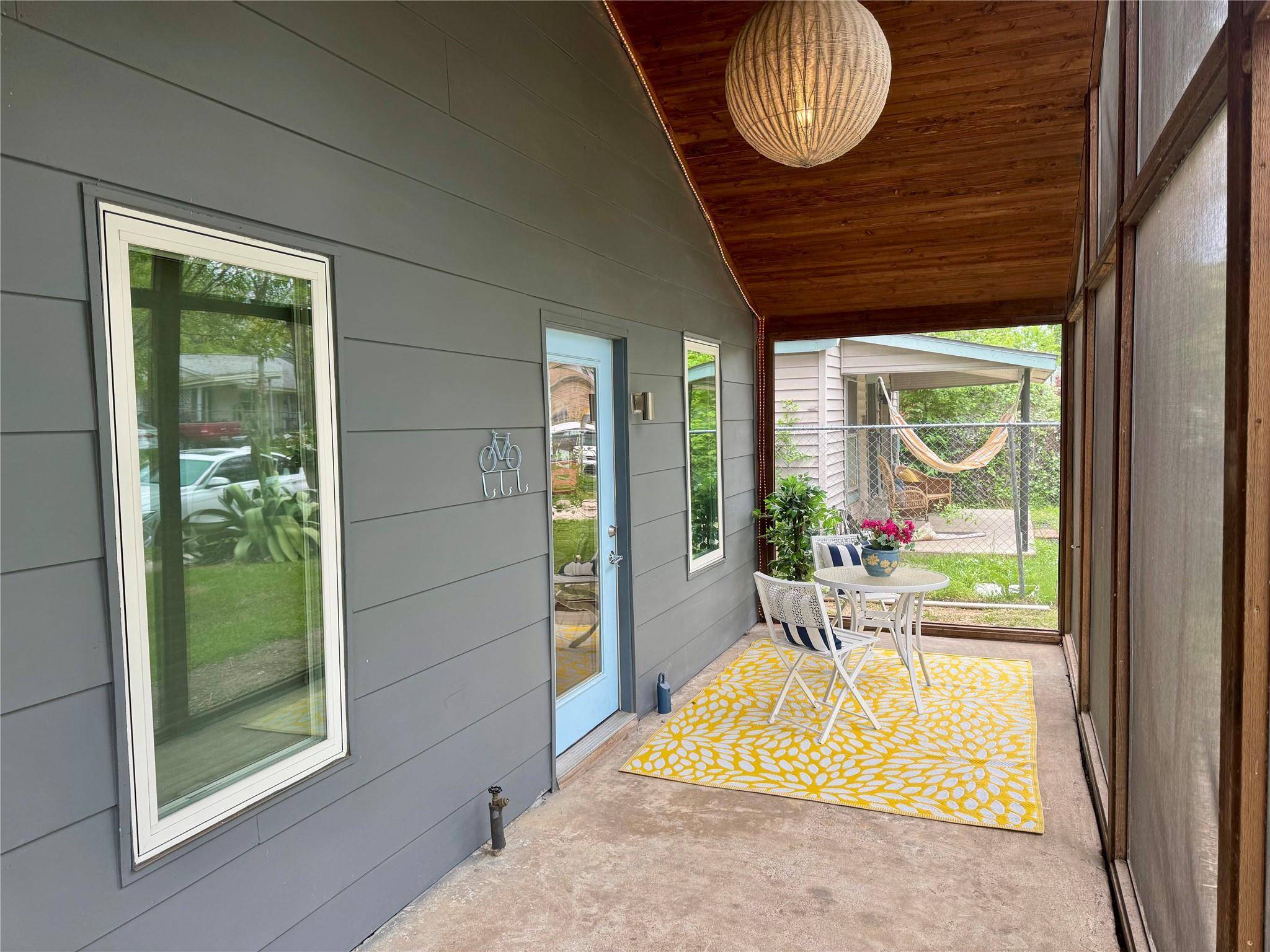 Austin, TX 78702,2219 Garden ST