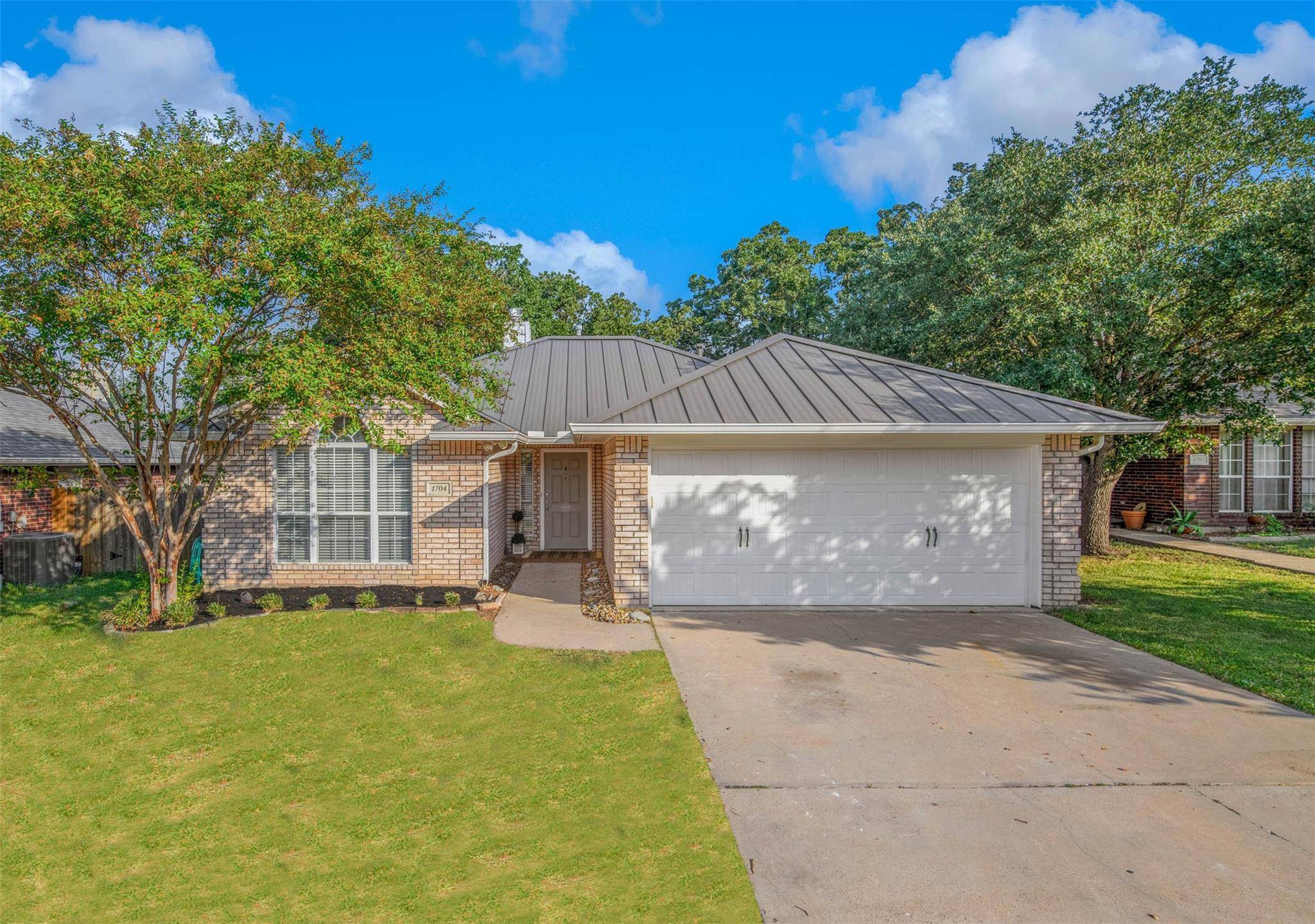 Bryan, TX 77807,1704 Beaver Pond CT