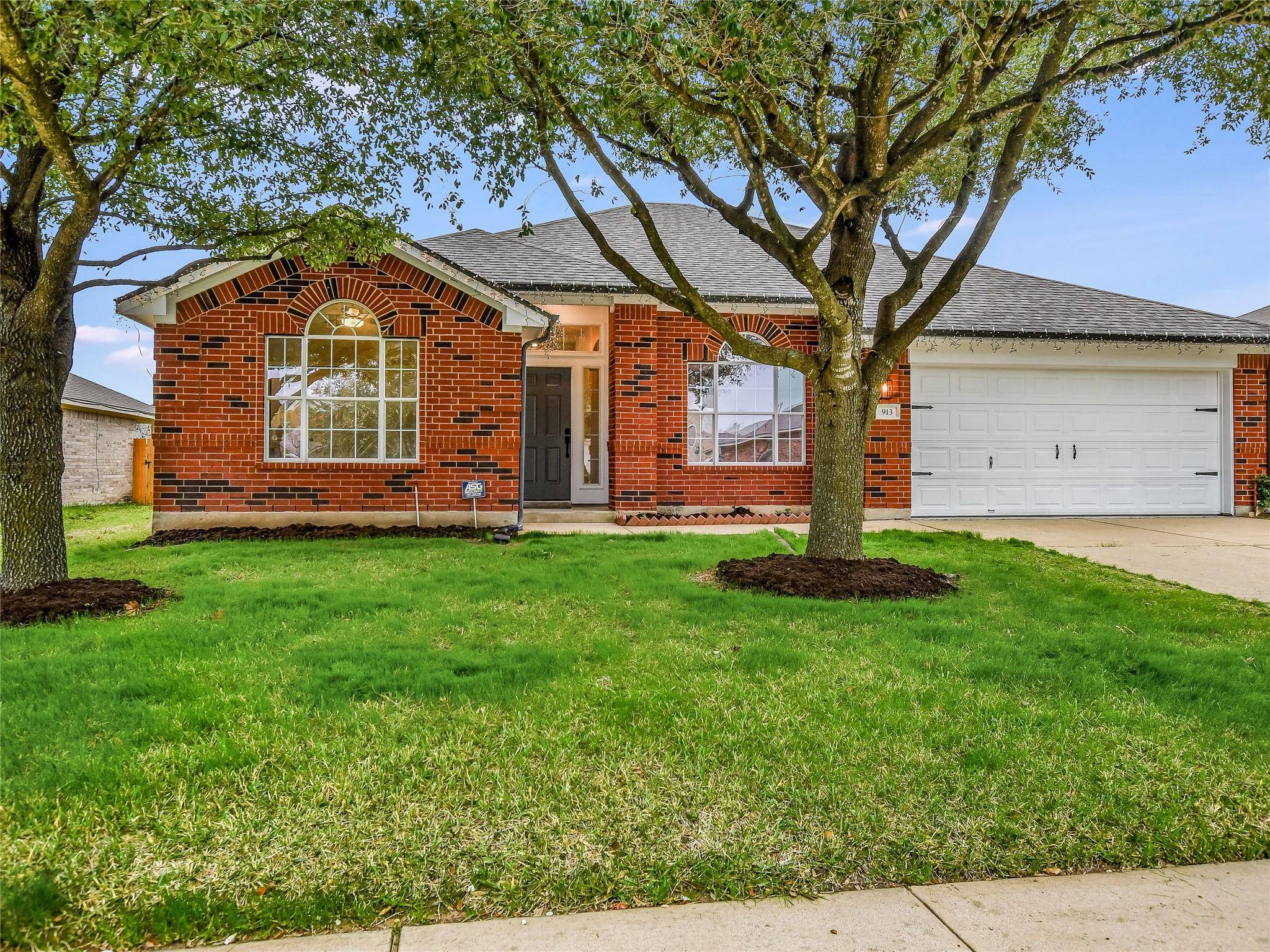 Pflugerville, TX 78660,913 Old Wick Castle WAY