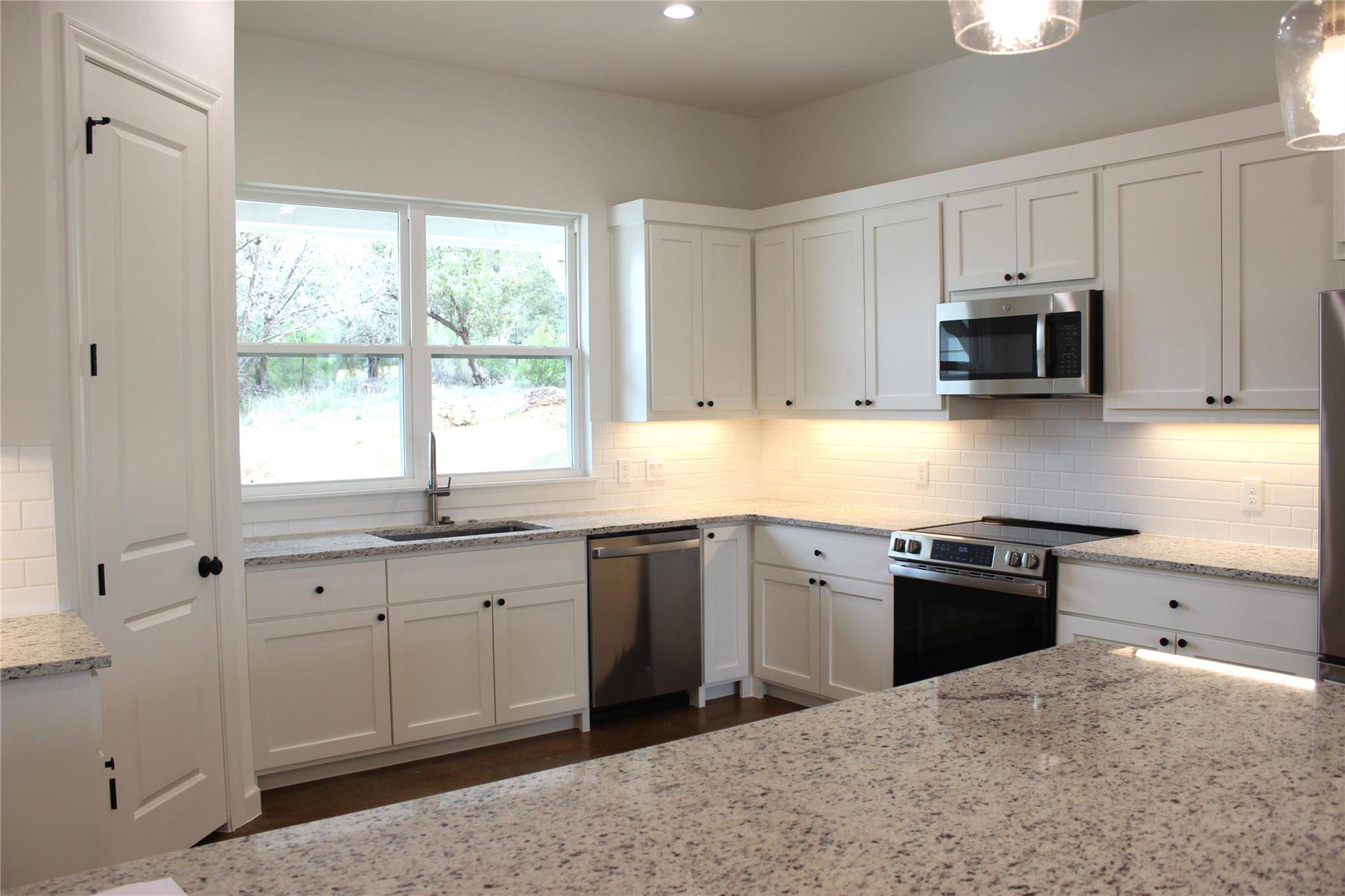 Cottonwood Shores, TX 78657,830 Oak LN