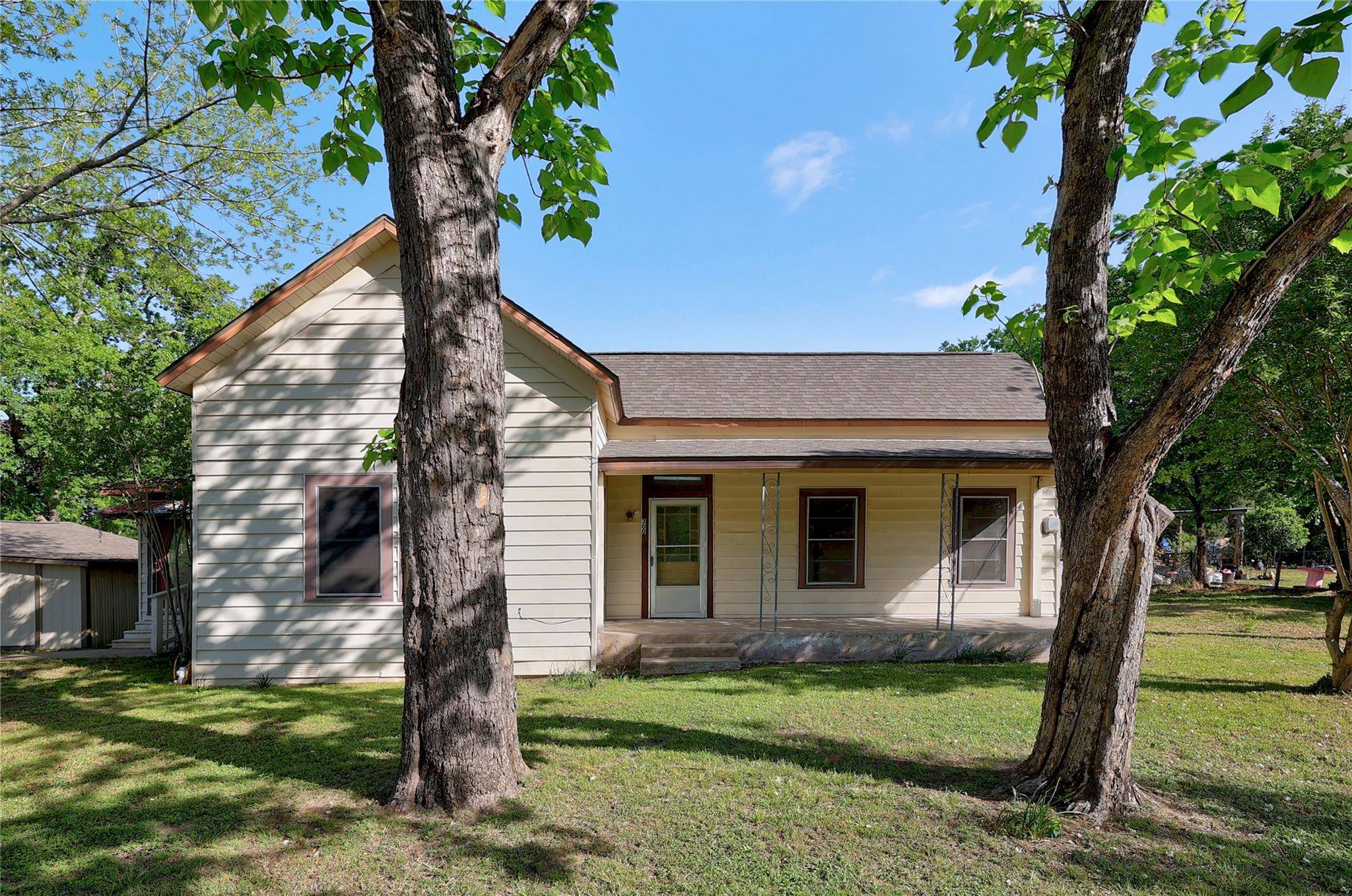 Elgin, TX 78621,300 W Cleveland ST