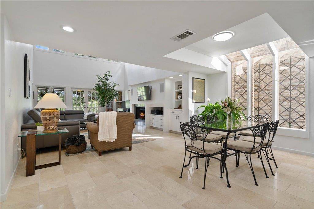 The Hills, TX 78738,110 West Eagle DR