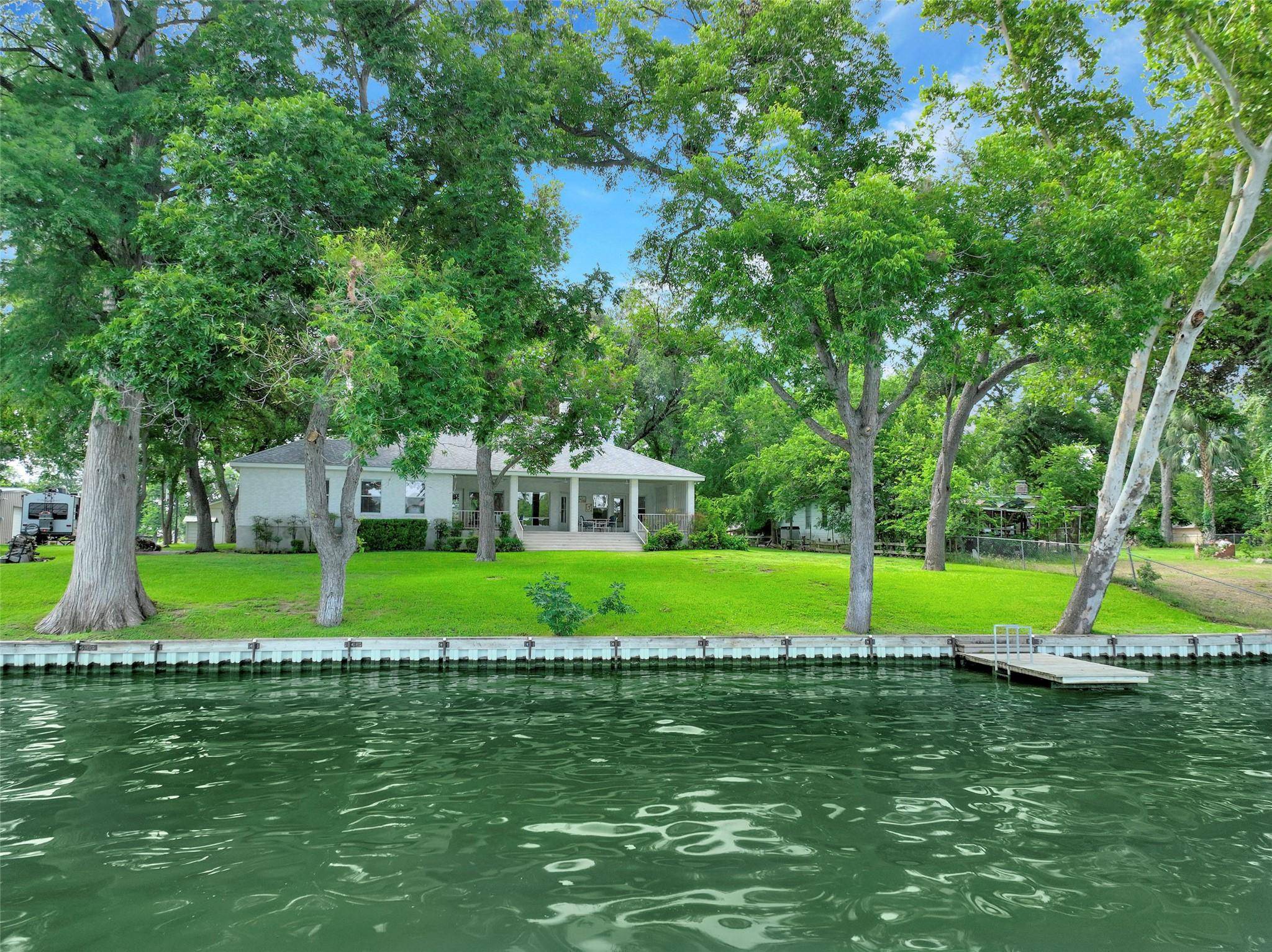 New Braunfels, TX 78130,1113 E Zipp RD