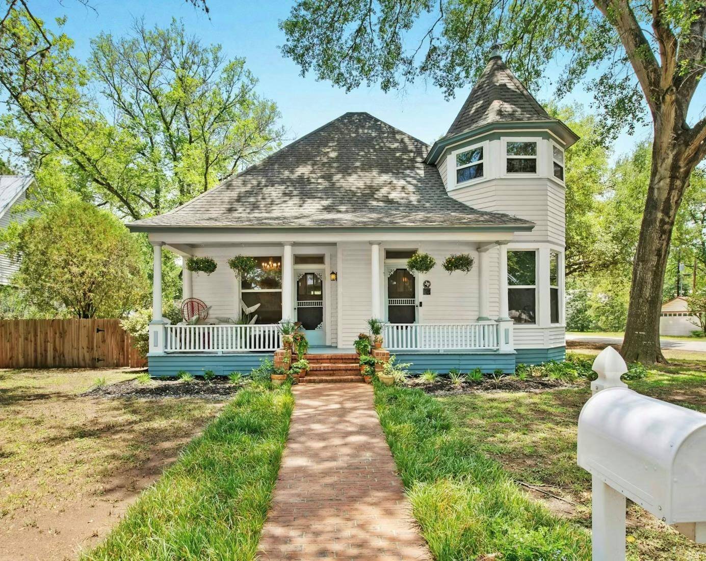 Smithville, TX 78957,200 Garwood ST