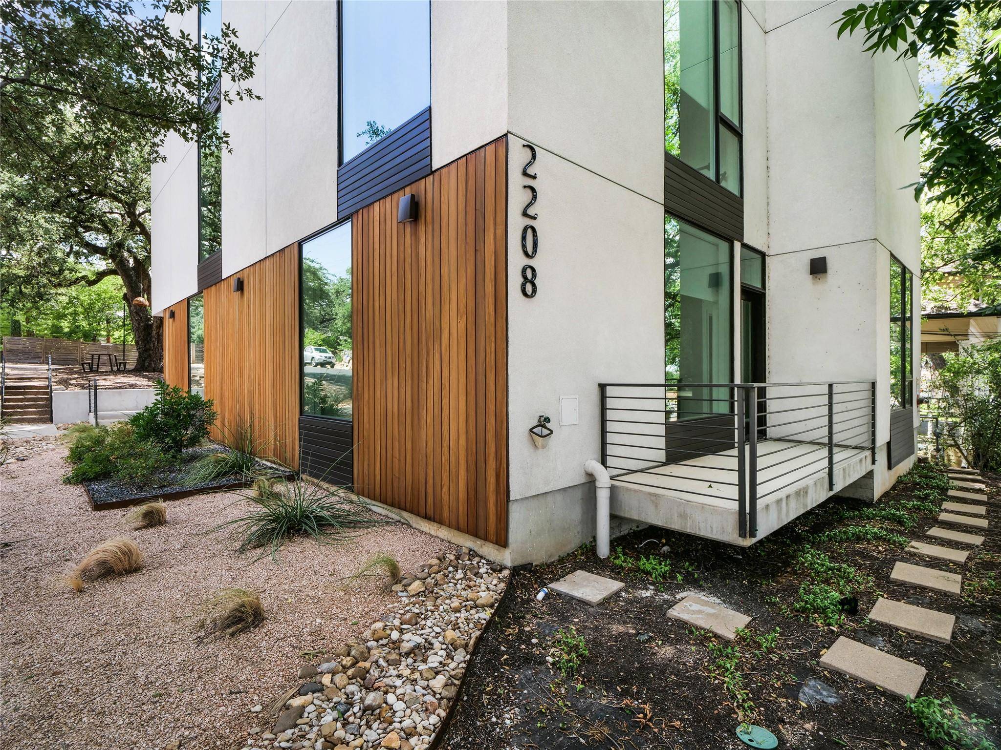 Austin, TX 78703,2208 Lake Austin BLVD #300