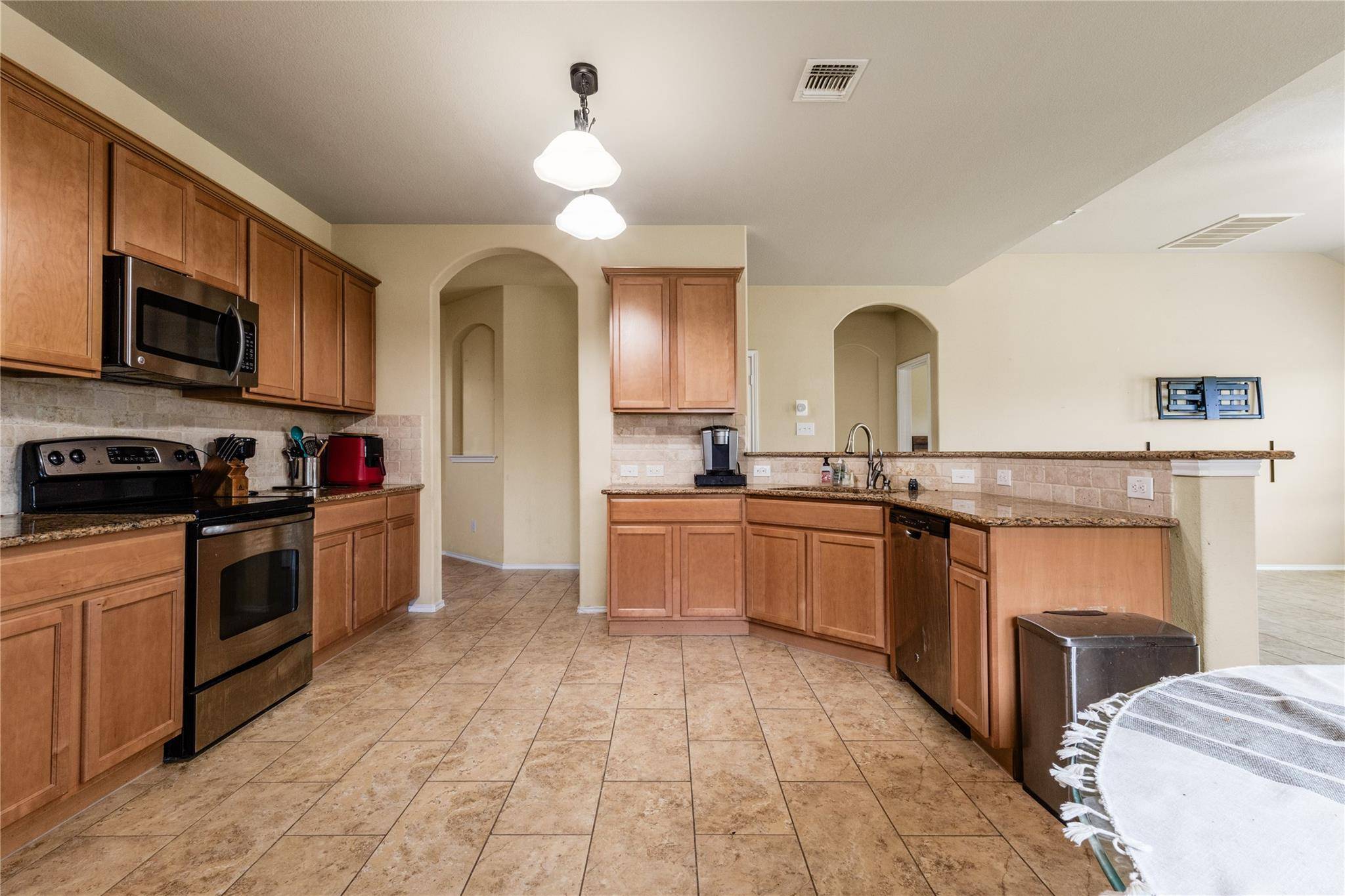 Hutto, TX 78634,107 Marklawn LN