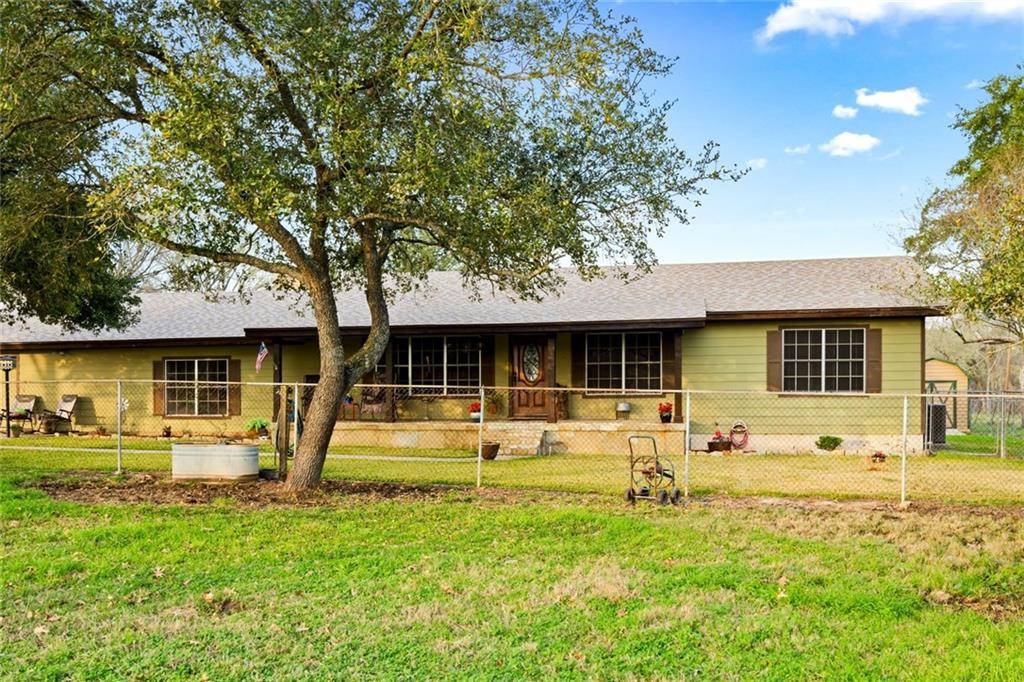 Luling, TX 78648,1861 E Davis ST