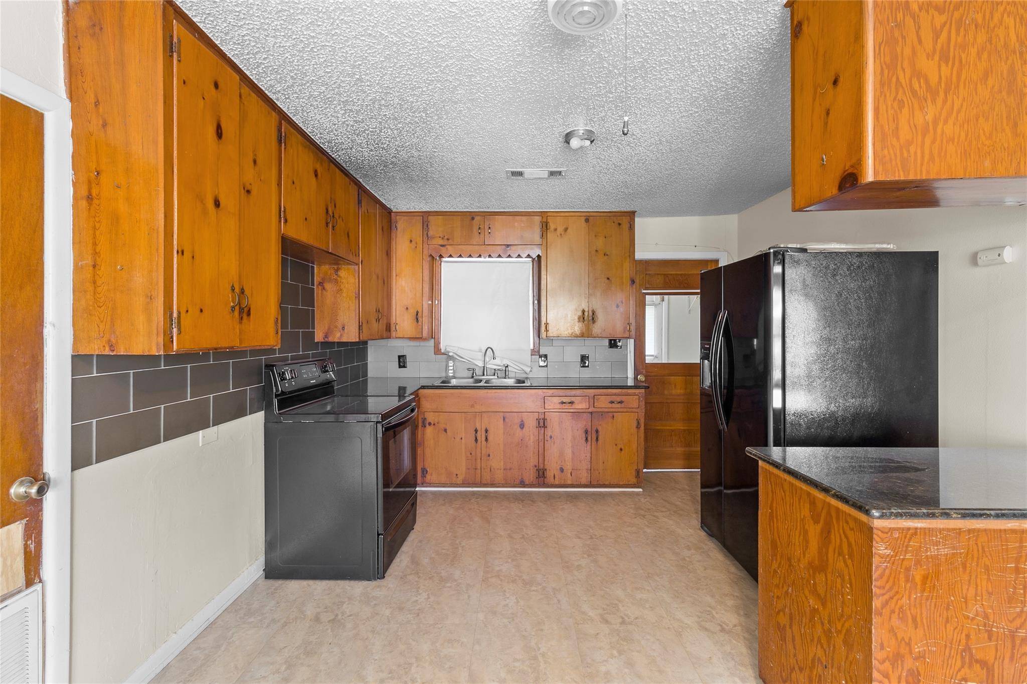 Burnet, TX 78611,1214 Oak ST