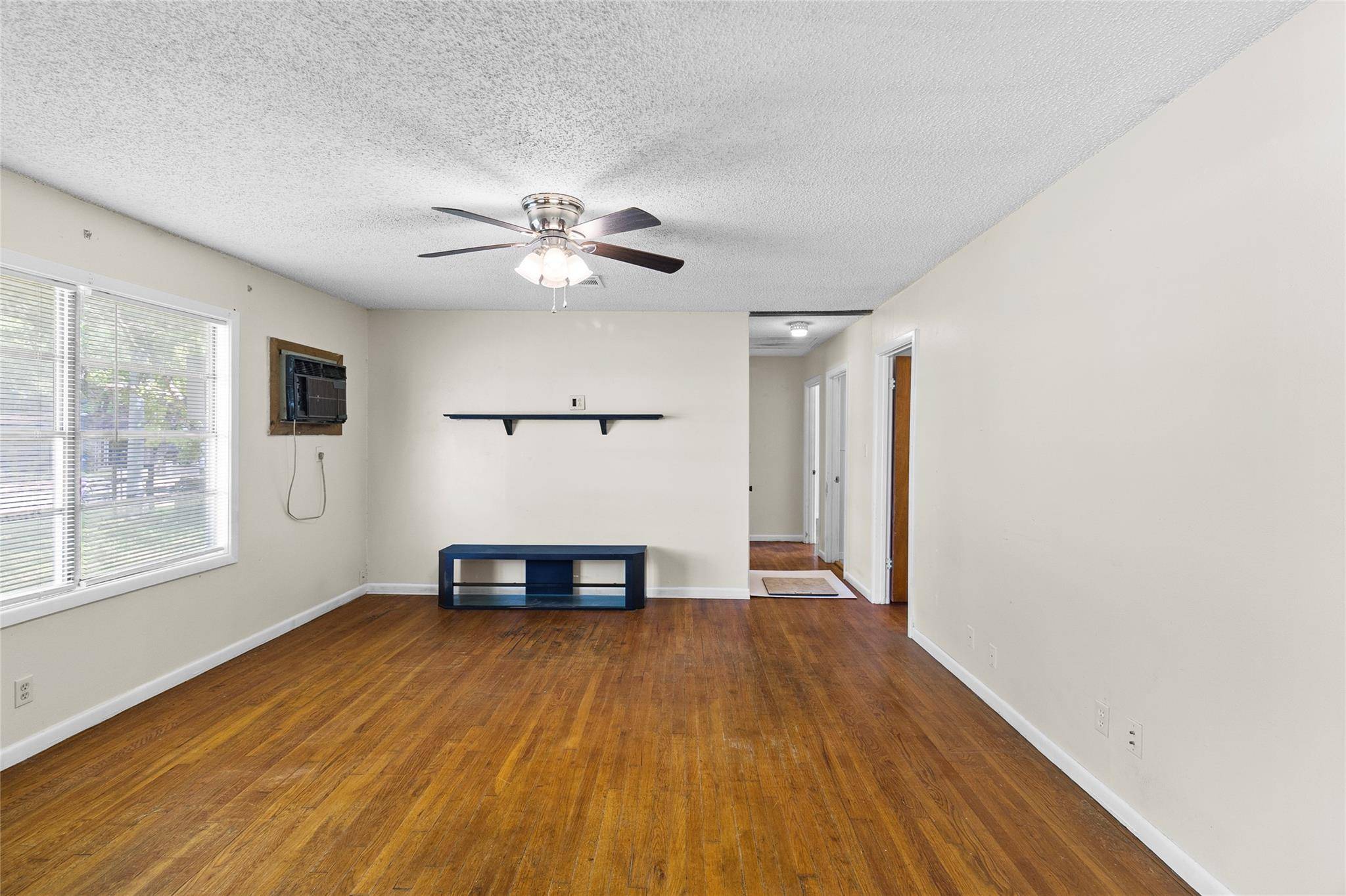 Burnet, TX 78611,1214 Oak ST