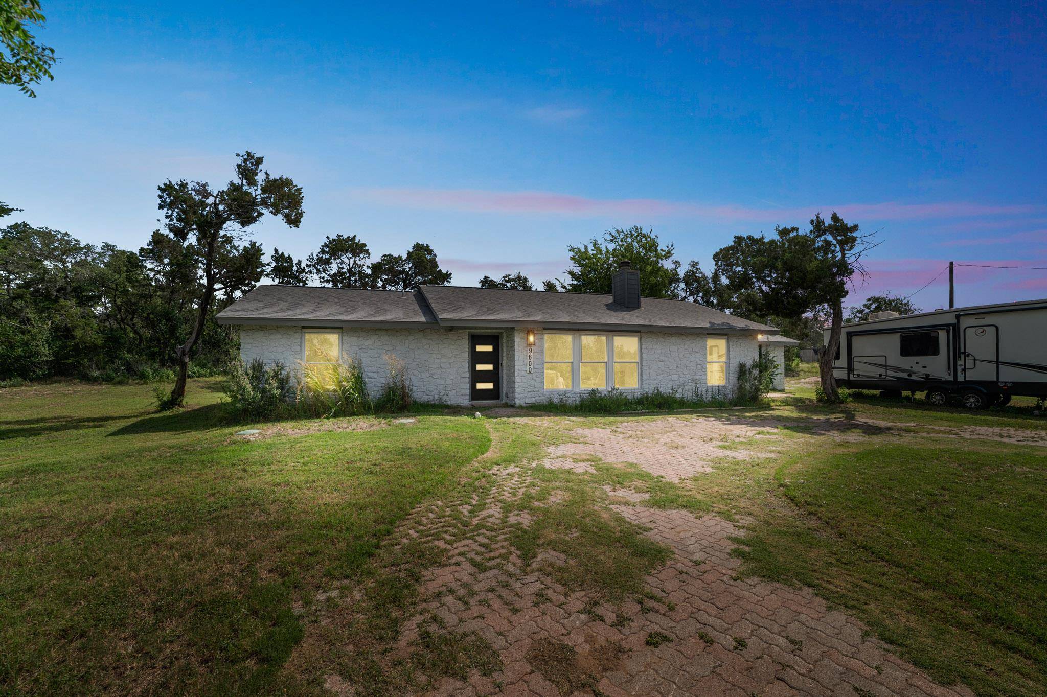 Austin, TX 78736,9600 Claxton DR