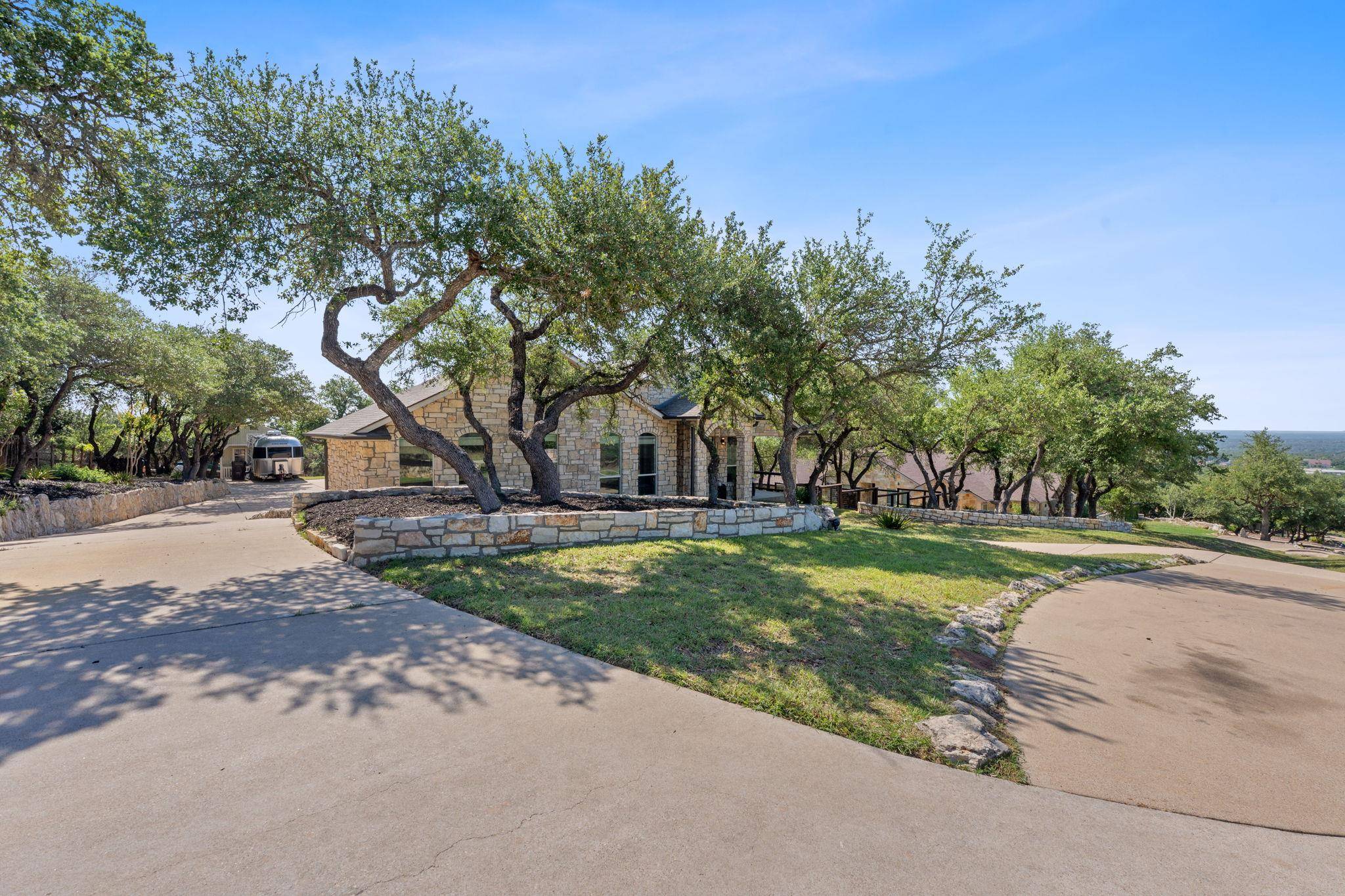 Dripping Springs, TX 78620,820 Morgan Hill DR