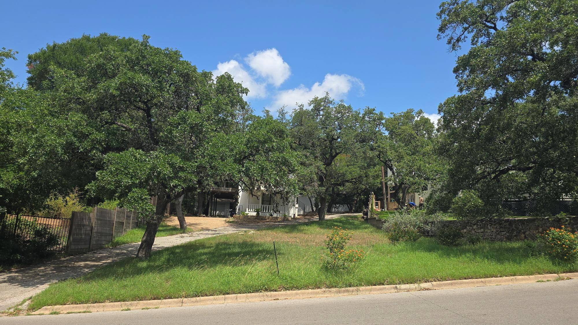 West Lake Hills, TX 78746,850 Forest View DR
