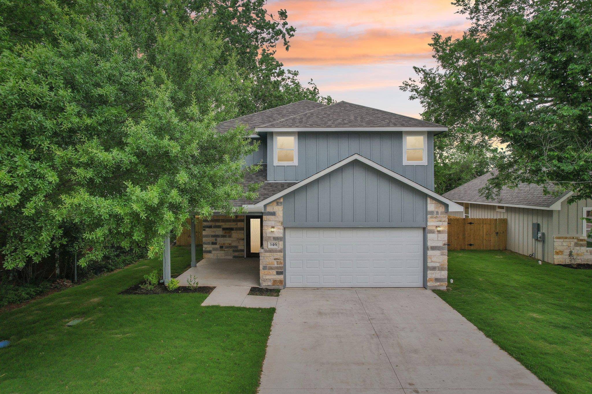 Smithville, TX 78957,346 Webb ST