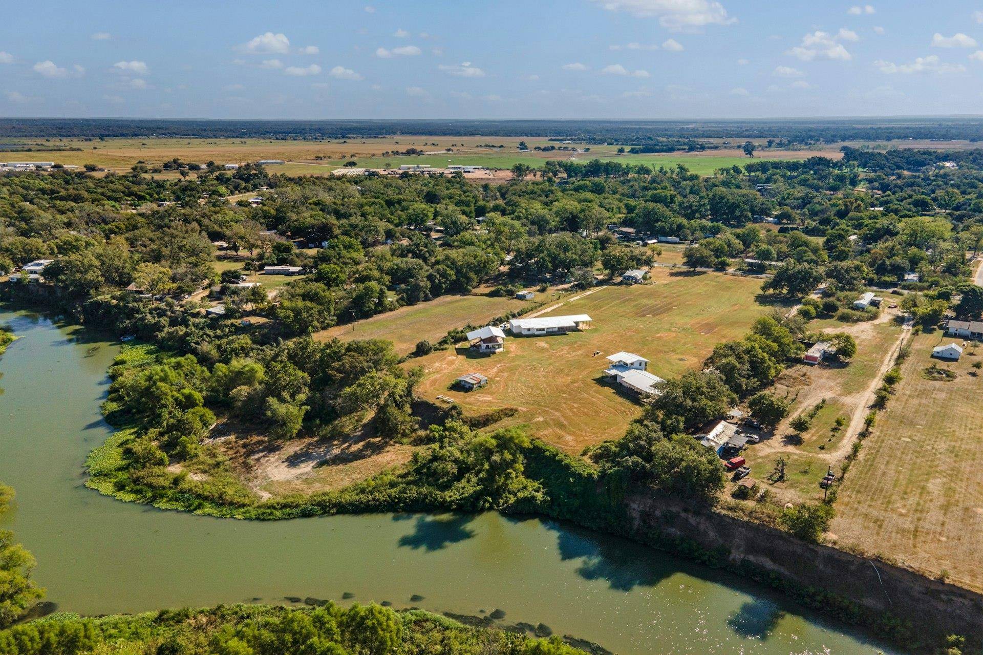 Del Valle, TX 78617,1800 Man O War DR