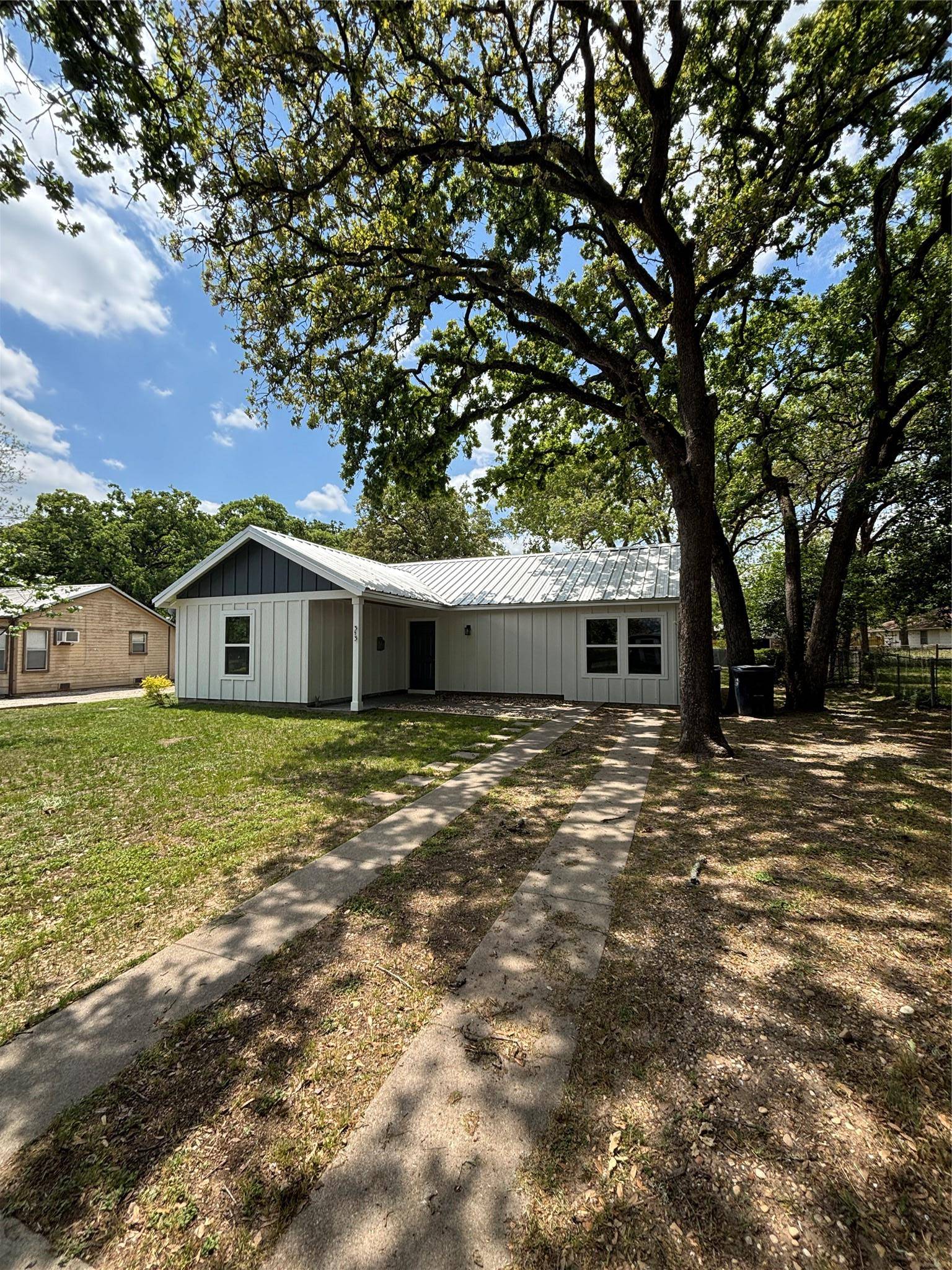 Rockdale, TX 76567,313 Charles ST