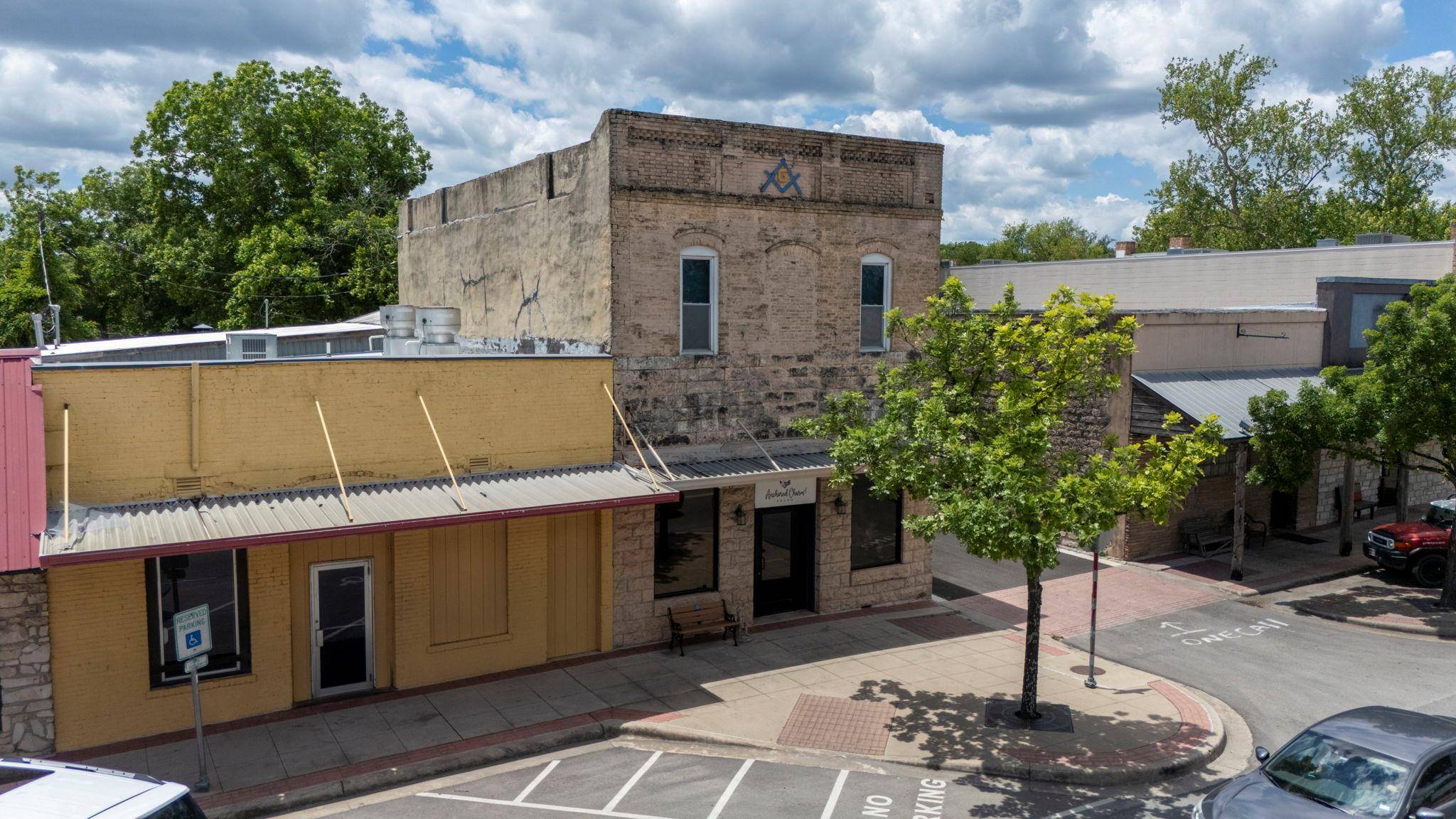 Kyle, TX 78640,107 W Center ST