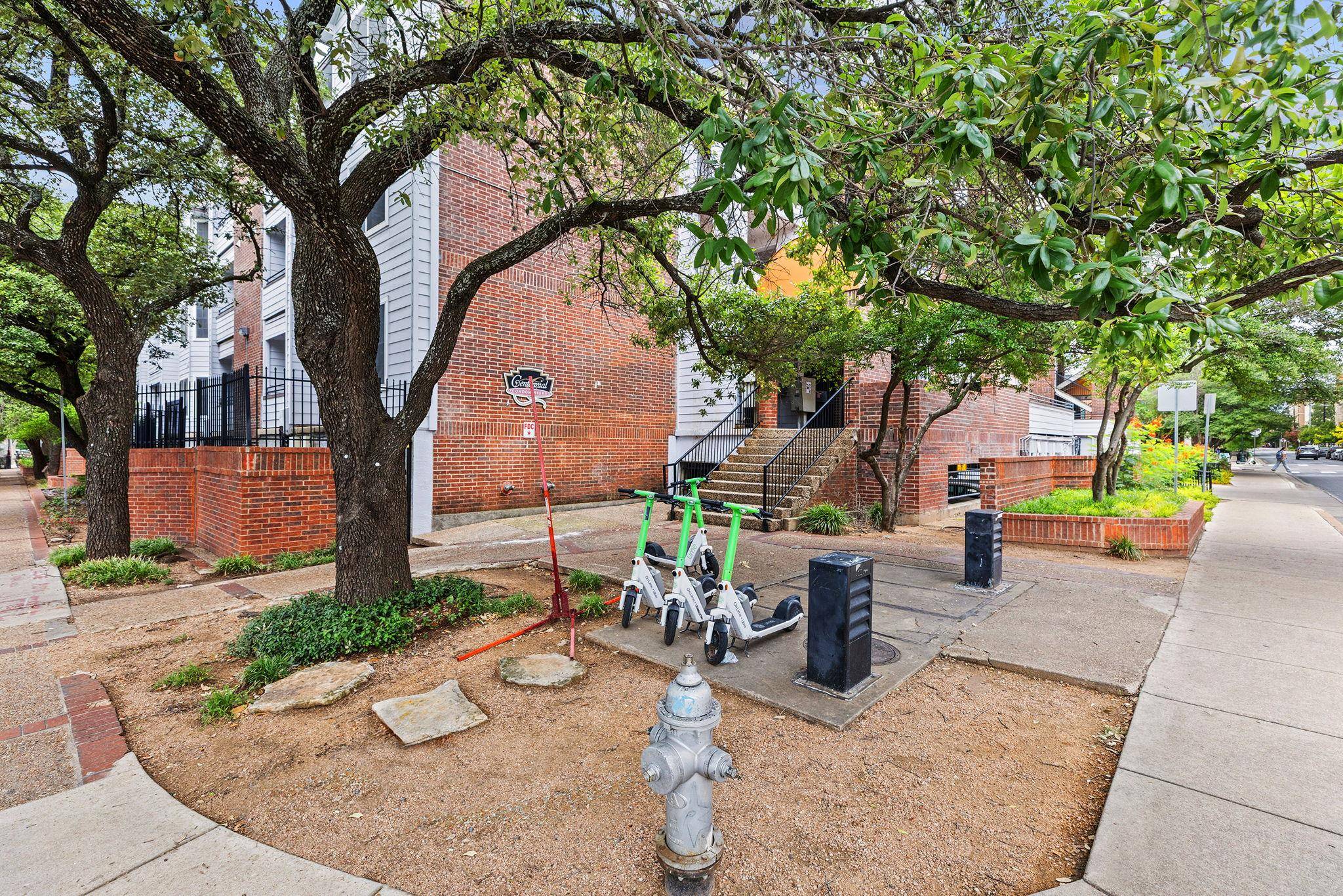 Austin, TX 78705,501 W 26th ST #208