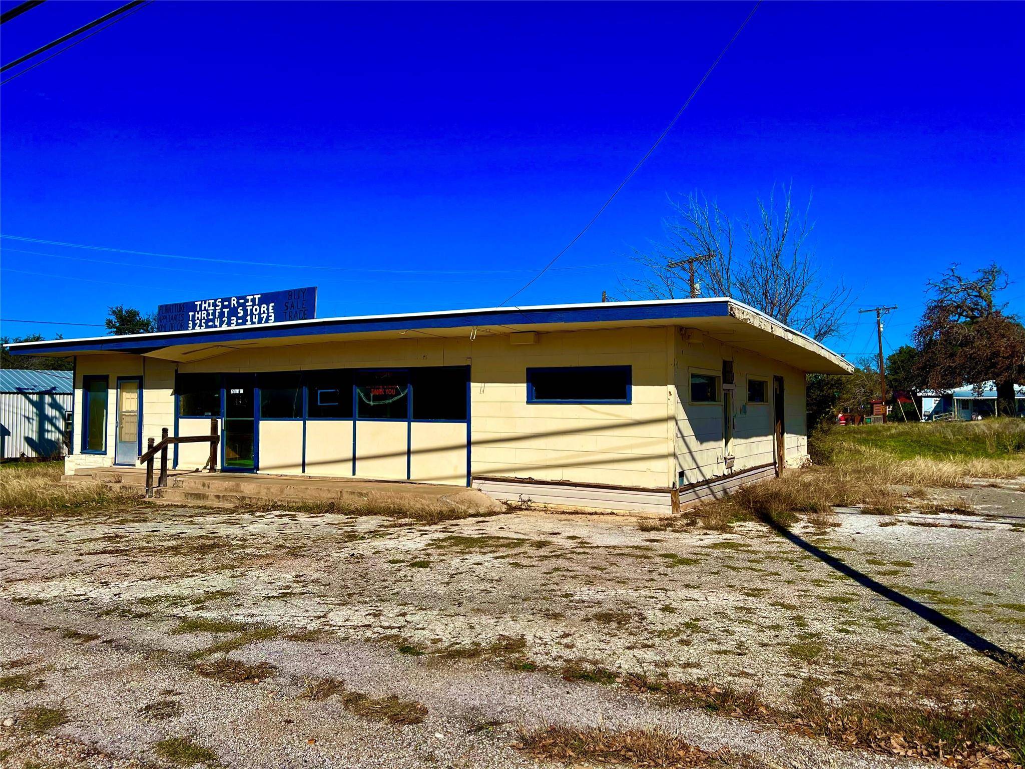 Kingsland, TX 78639,220 HWY 261