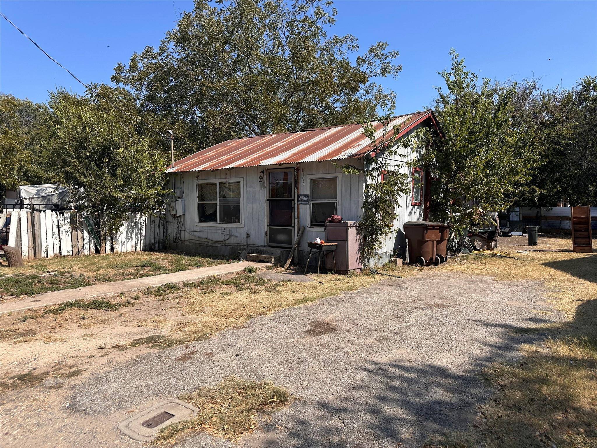 Lockhart, TX 78644,408 Neches ST