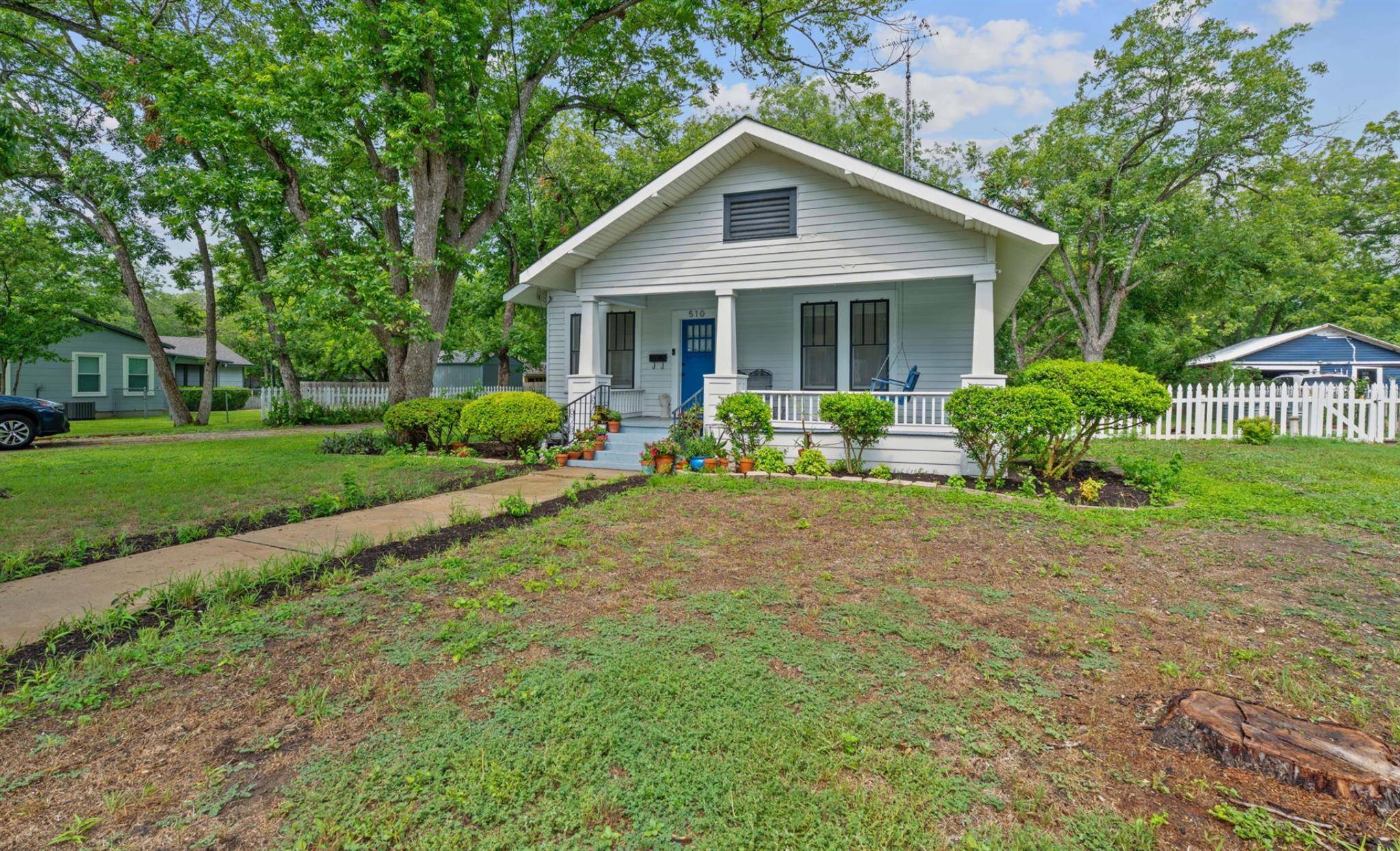 Lockhart, TX 78644,510 S Guadalupe ST