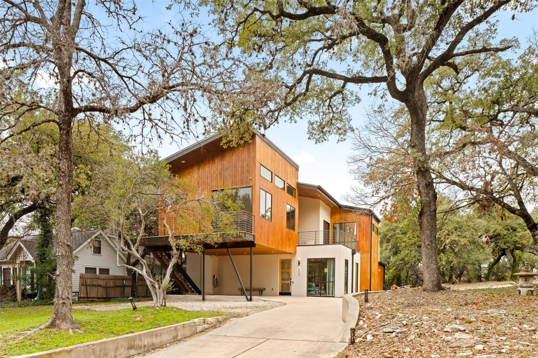 Austin, TX 78704,912 S 5th ST