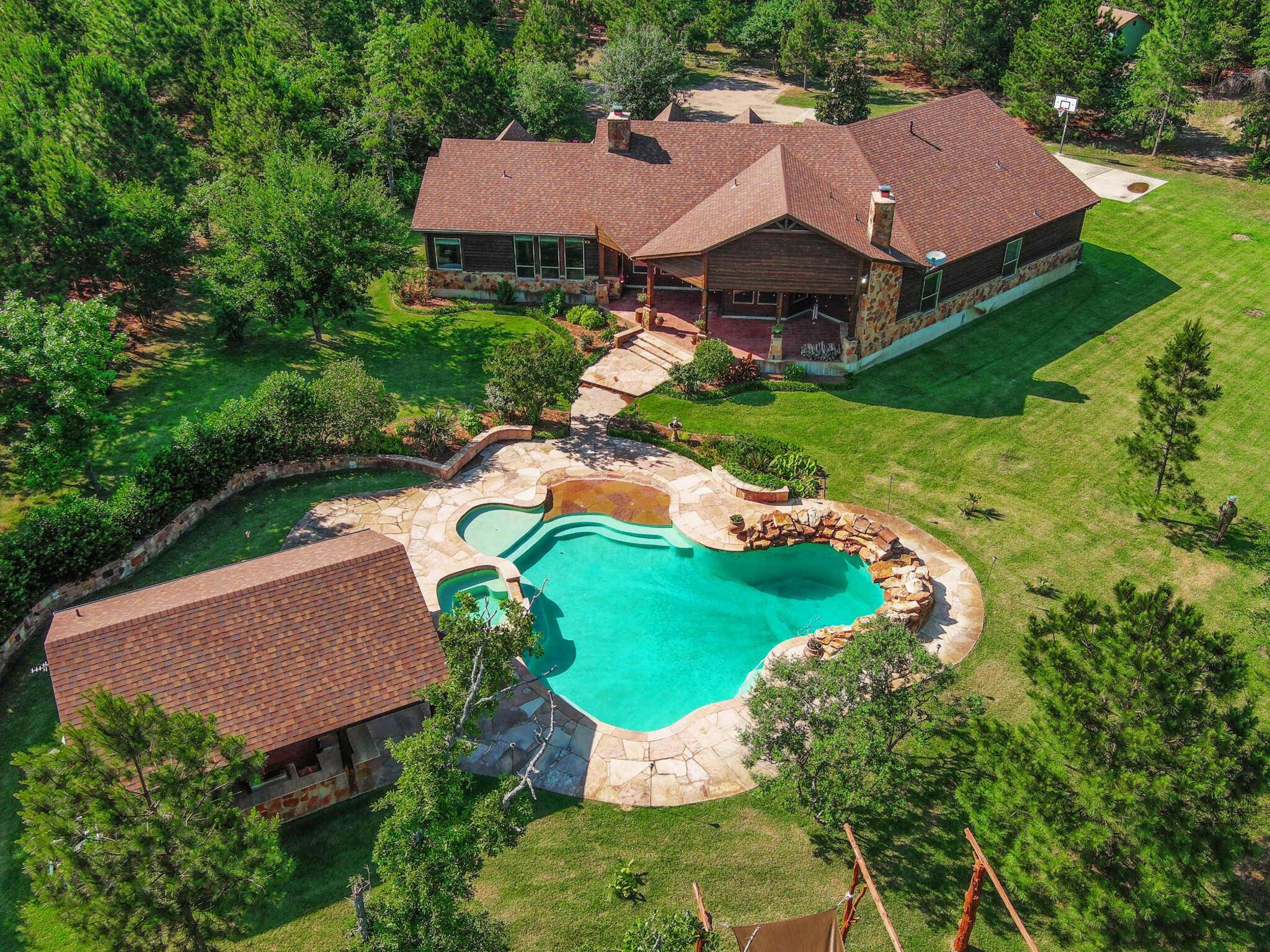 Paige, TX 78659,123 County RD