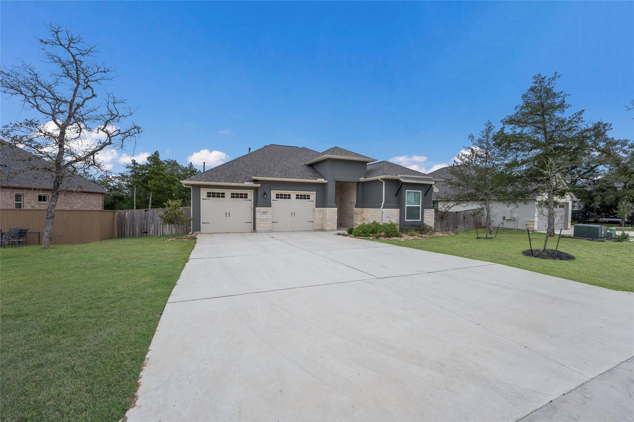 Bastrop, TX 78602,125 Darst LN