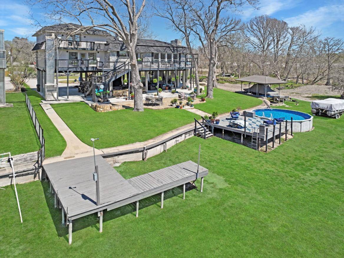 Seguin, TX 78155,174 Lakeside DR