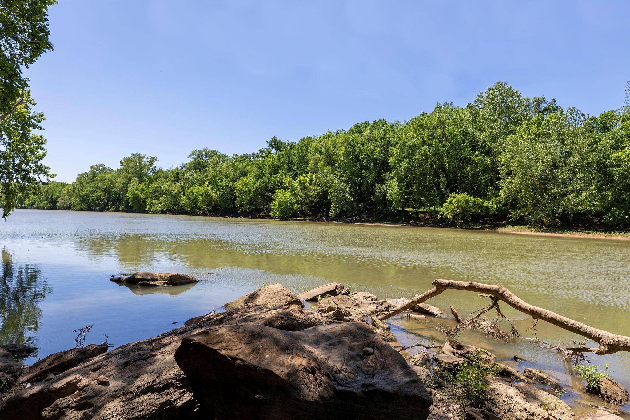 Bastrop, TX 78602,486 S Riverside DR