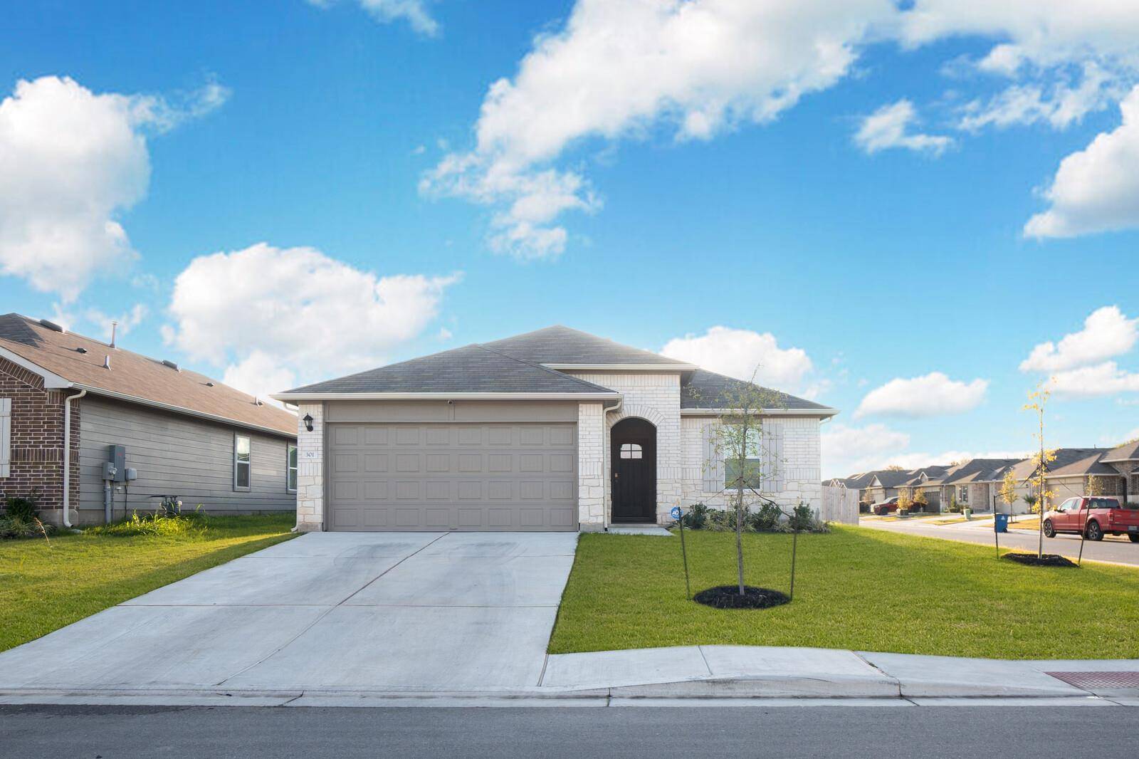 Lockhart, TX 78644,301 Darwin PL
